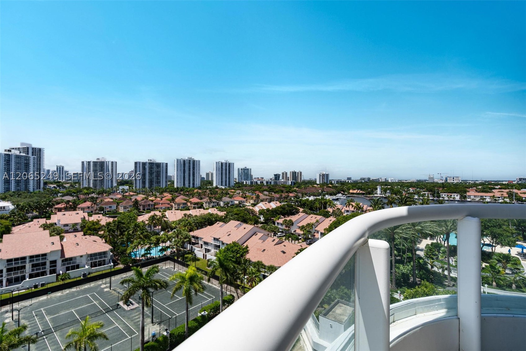 21050 Point Pl #1006 Aventura, FL 33180