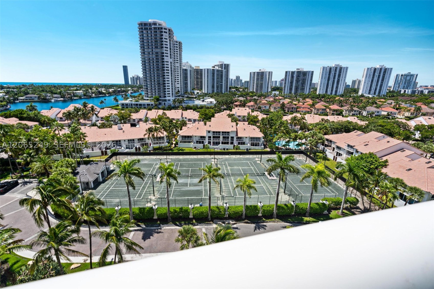 21050 Point Pl #1006 Aventura, FL 33180