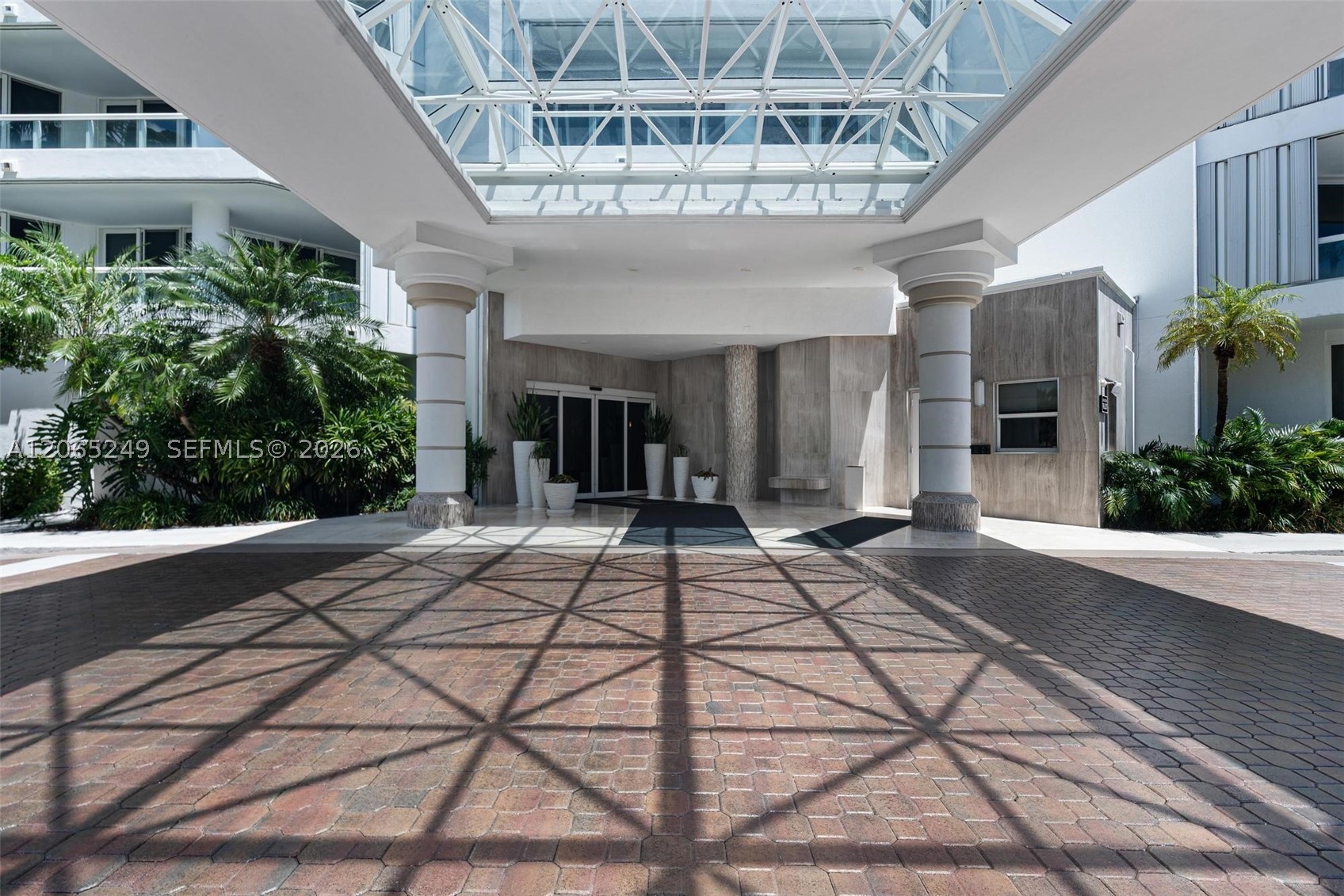 21050 Point Pl #1006 Aventura, FL 33180