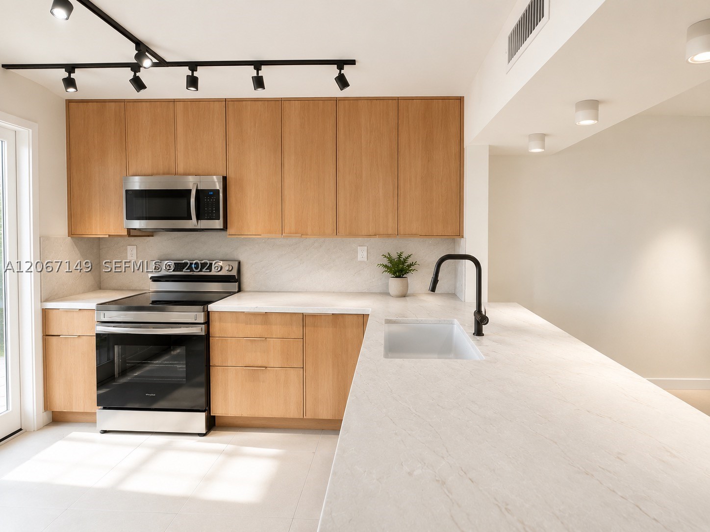 1220 Euclid Ave #2