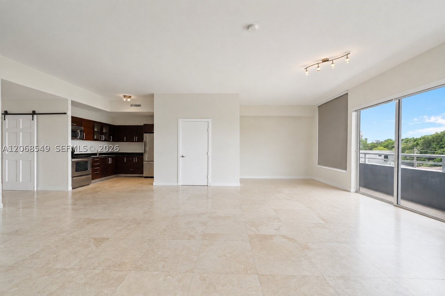 3250 Grand Ave #406 Miami, FL 33133