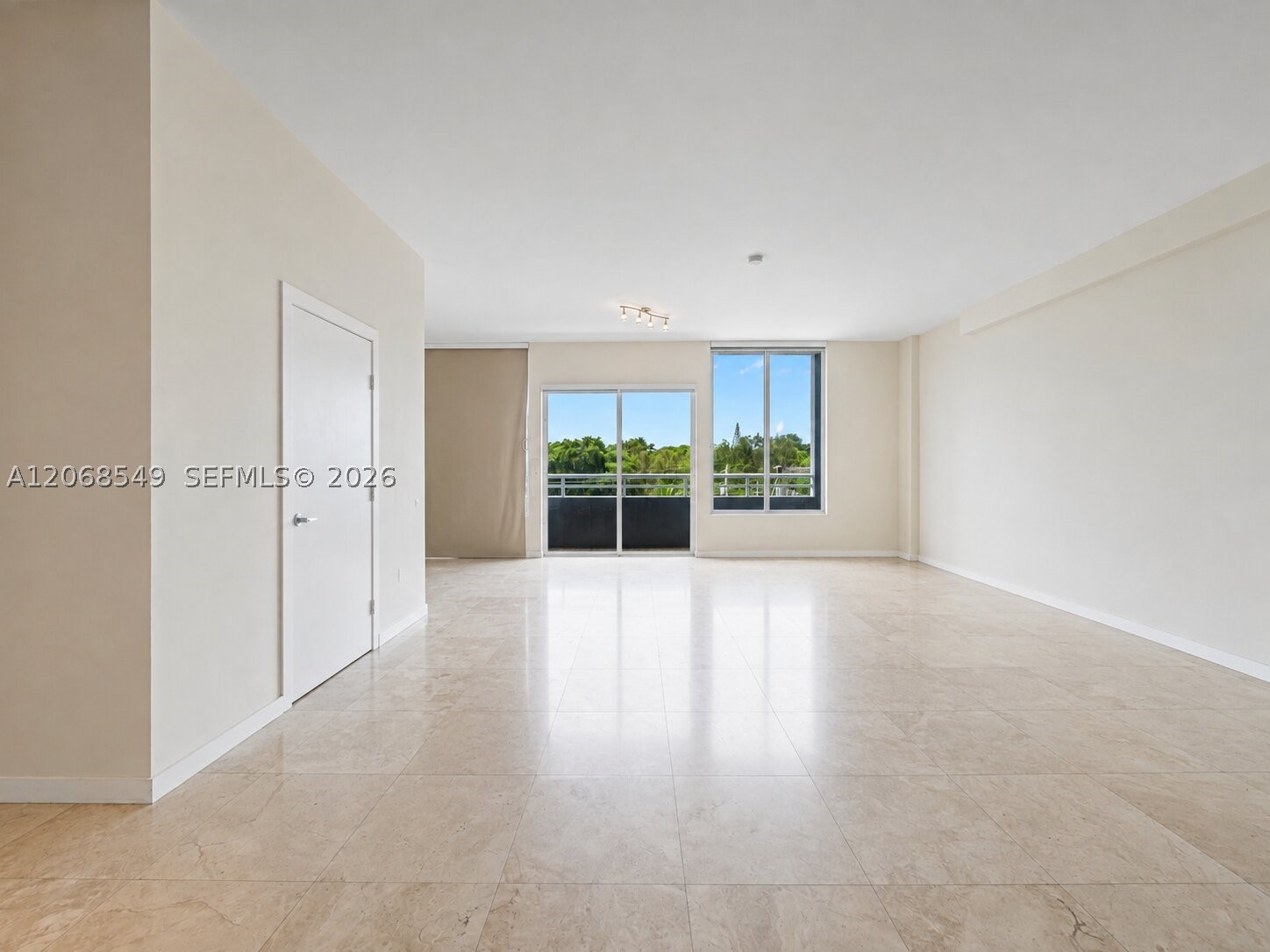 3250 Grand Ave #406 Miami, FL 33133