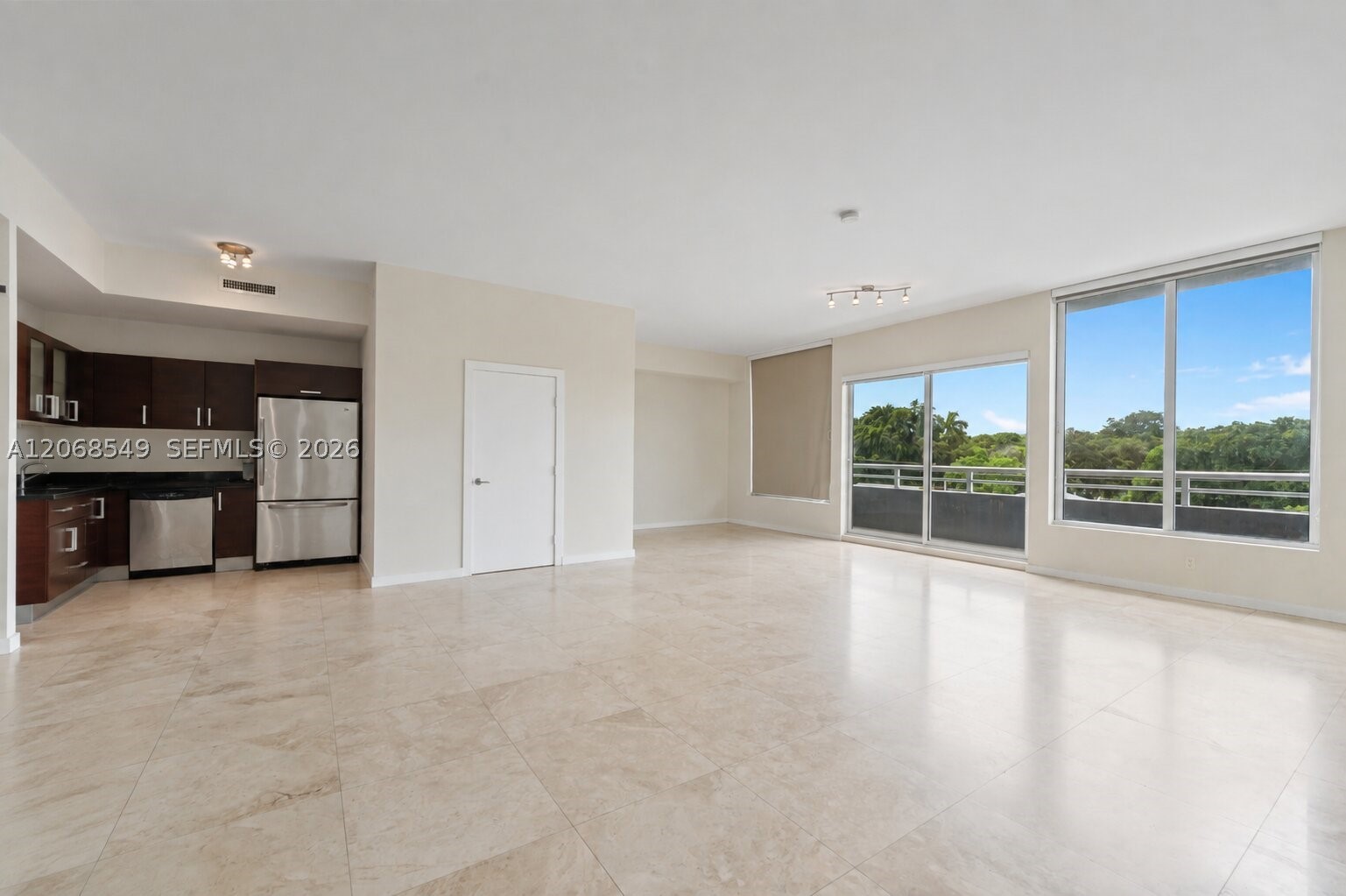 3250 Grand Ave #406 Miami, FL 33133
