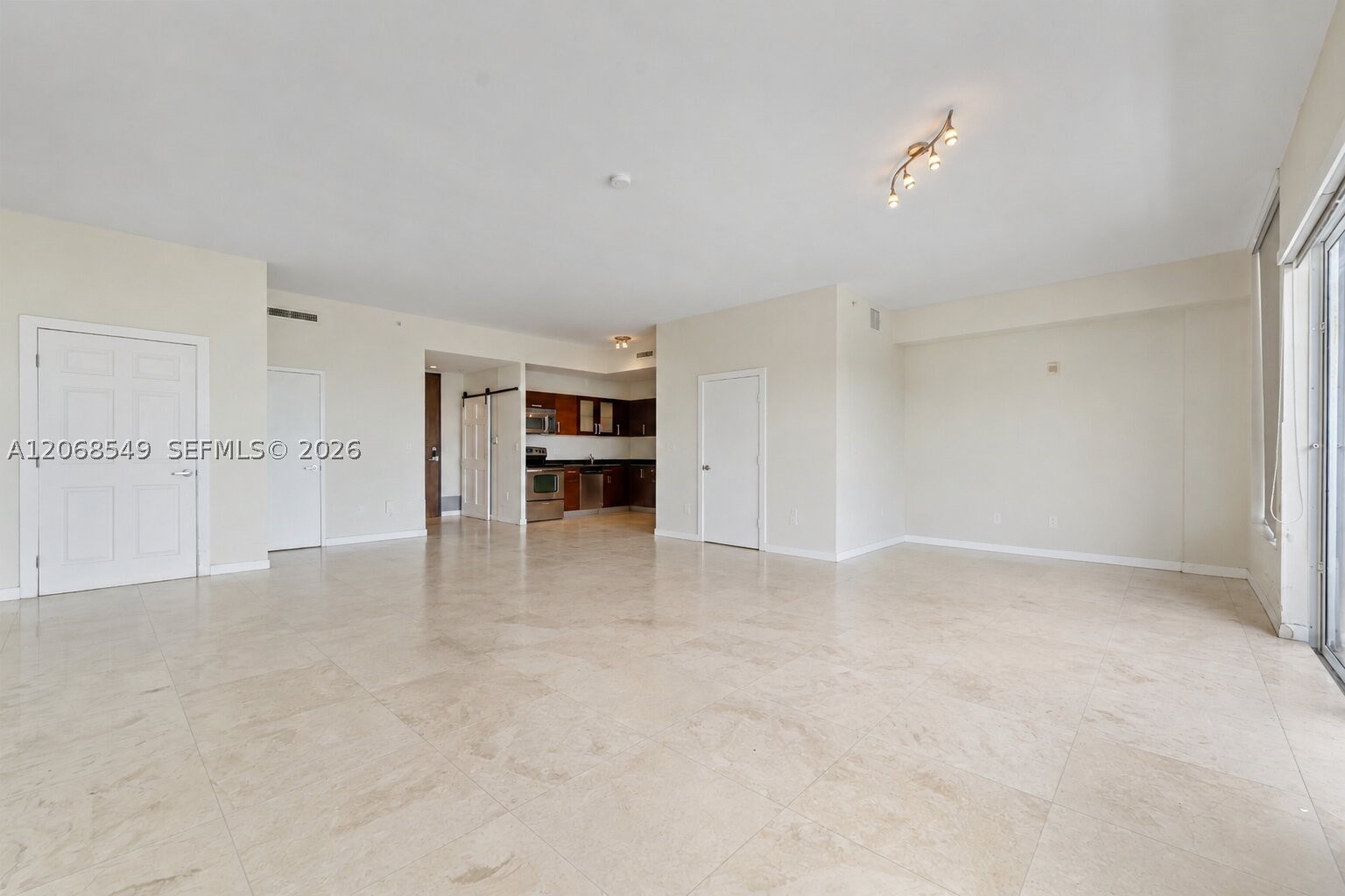 3250 Grand Ave #406 Miami, FL 33133