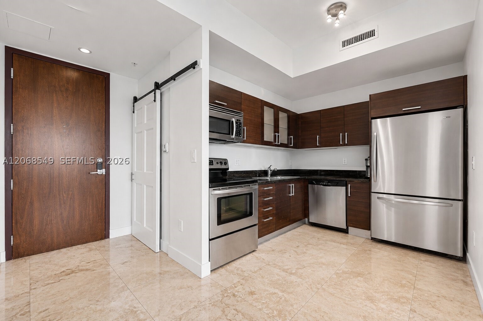 3250 Grand Ave #406 Miami, FL 33133