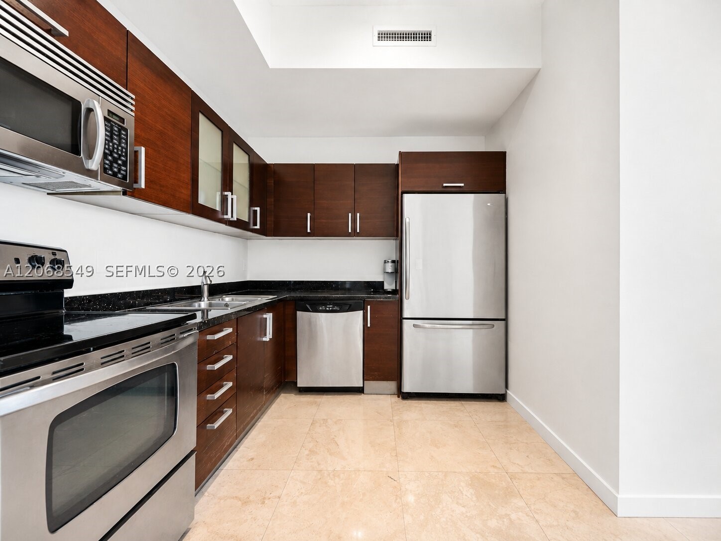 3250 Grand Ave #406 Miami, FL 33133