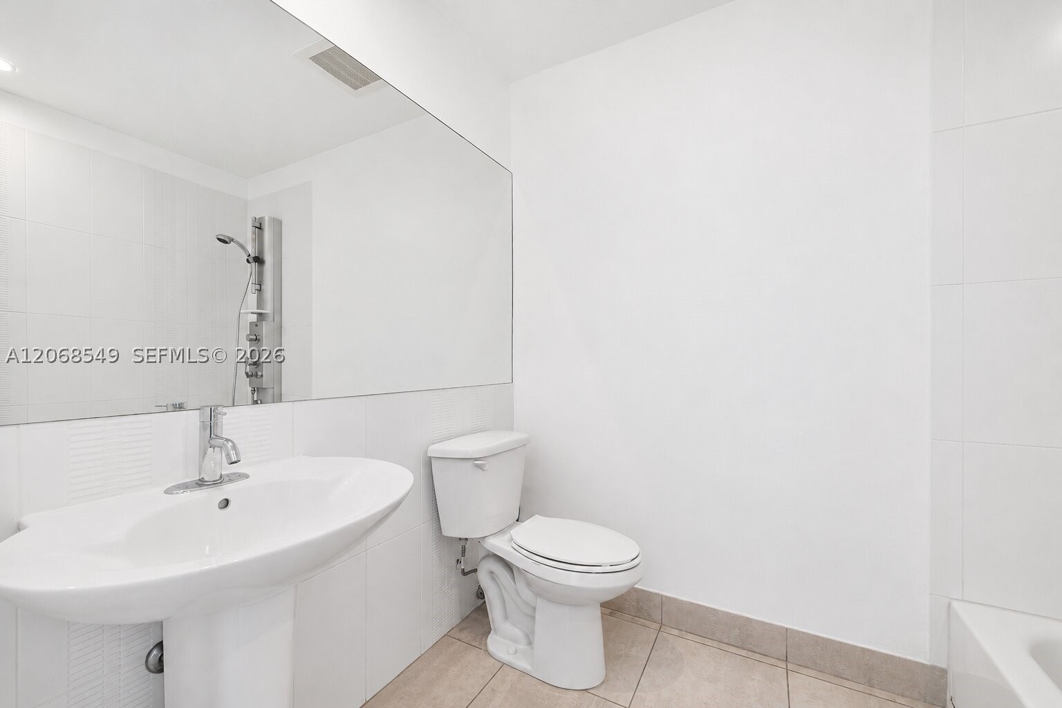 3250 Grand Ave #406 Miami, FL 33133