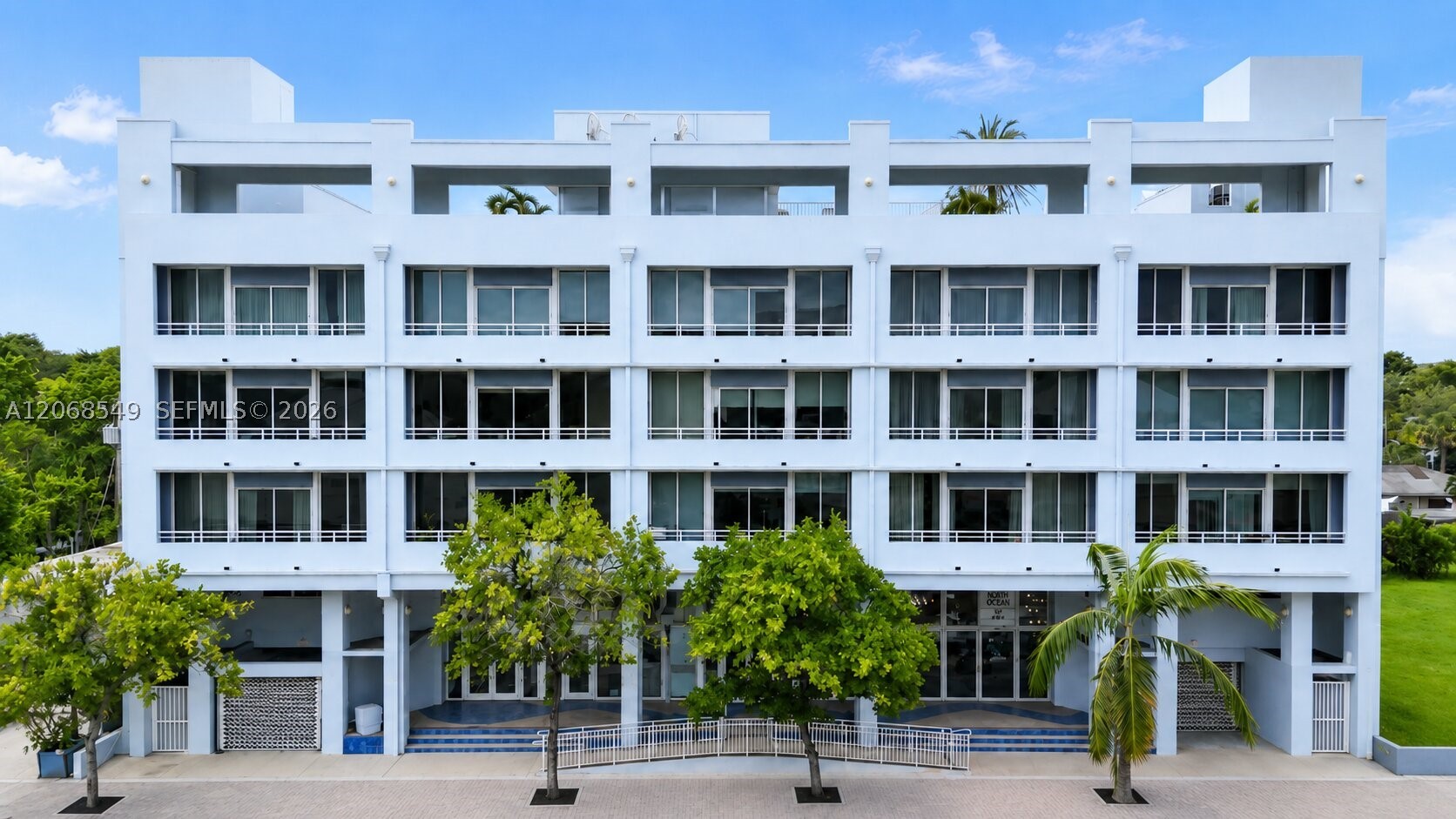 3250 Grand Ave #406 Miami, FL 33133