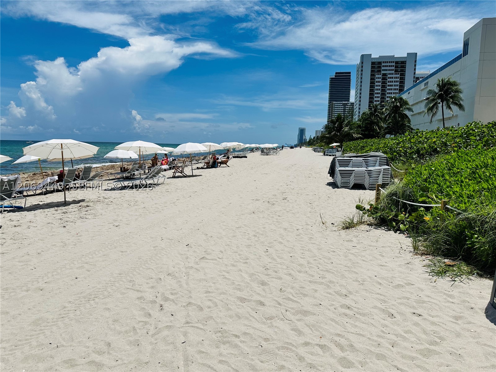 image Beach Club 222