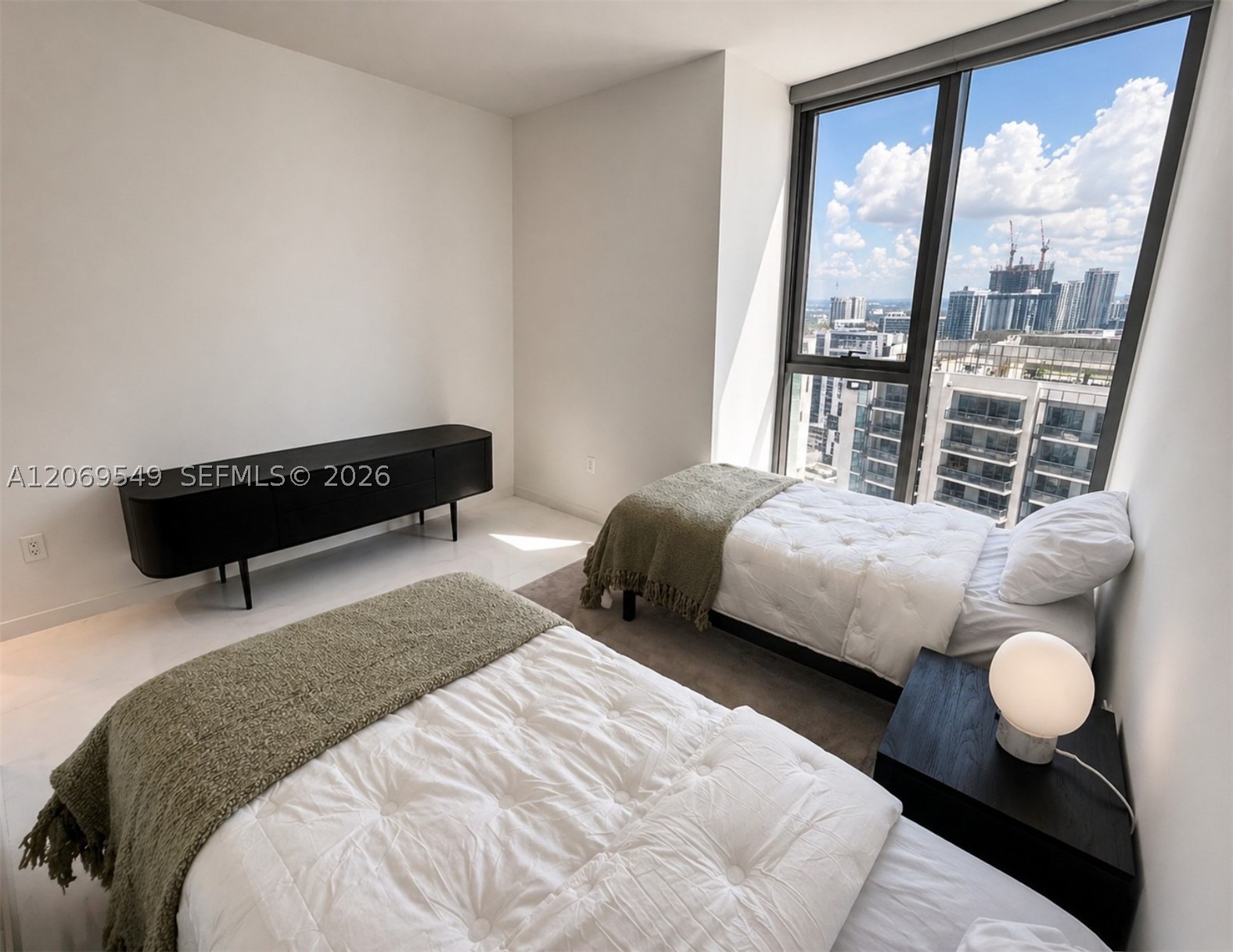 300 Biscayne Blvd Way #4404 Miami, FL 33131