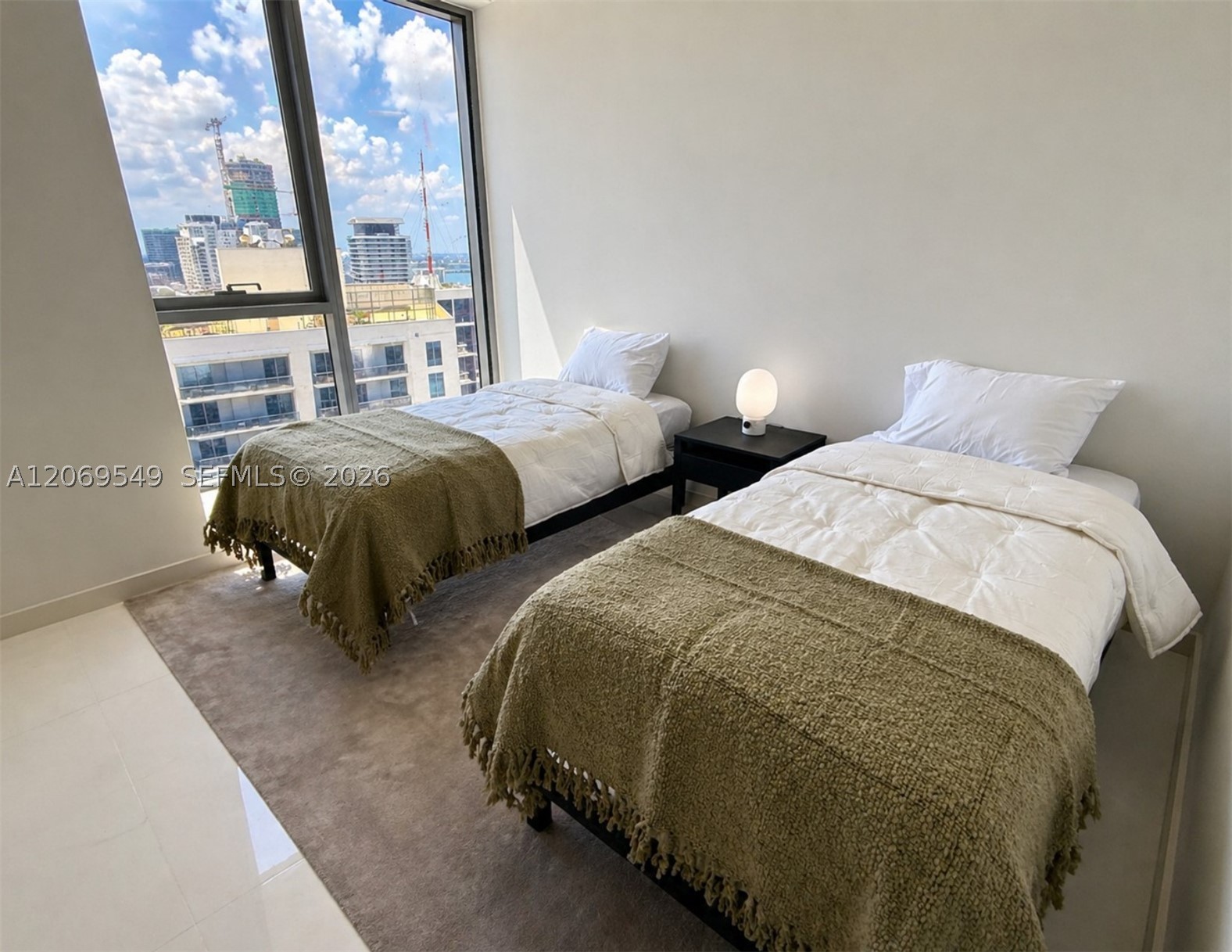 300 Biscayne Blvd Way #4404 Miami, FL 33131