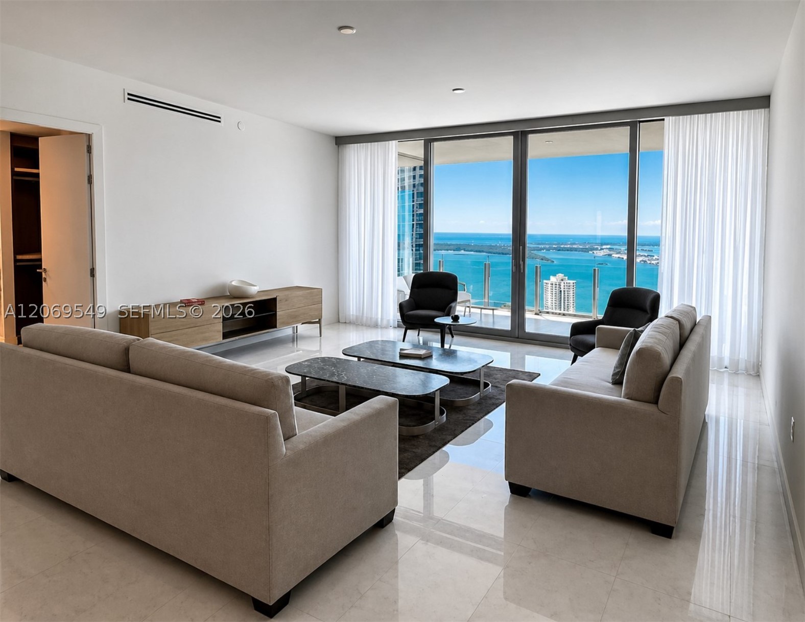 300 Biscayne Blvd Way #4404 Miami, FL 33131