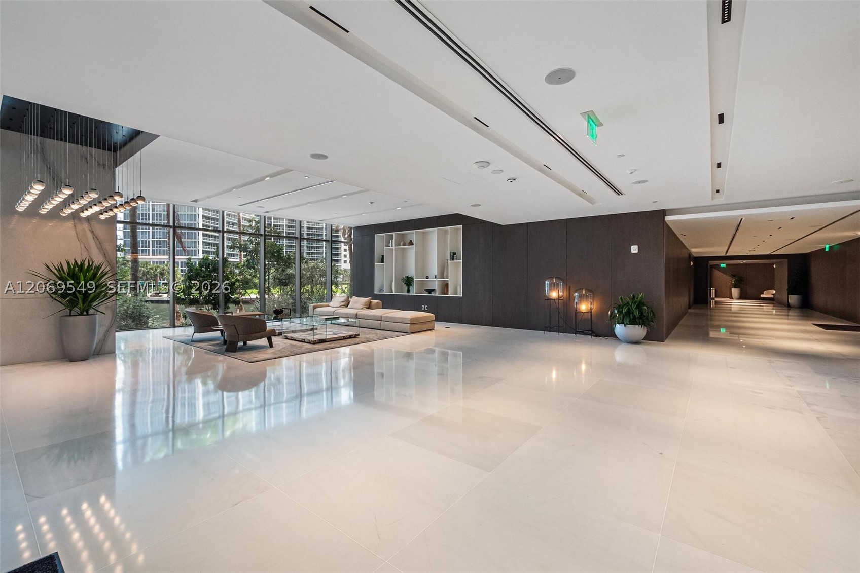 300 Biscayne Blvd Way #4404 Miami, FL 33131