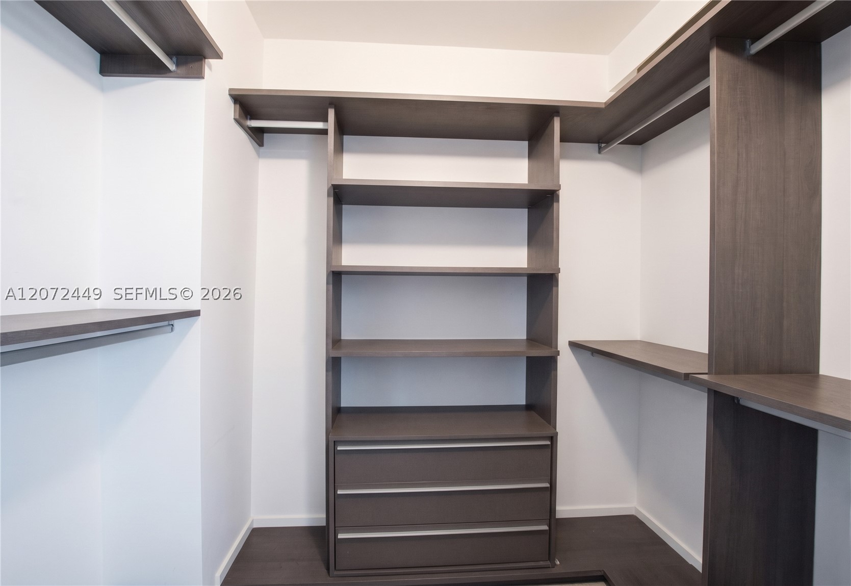 1451 Brickell Ave #2501 Miami, FL 33131