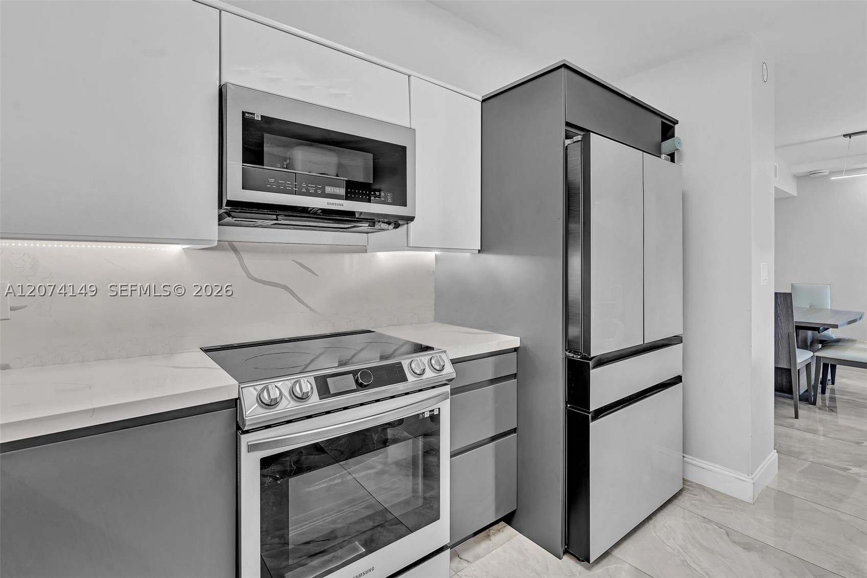 3530 Mystic Pointe Dr #411 Aventura, FL 33180
