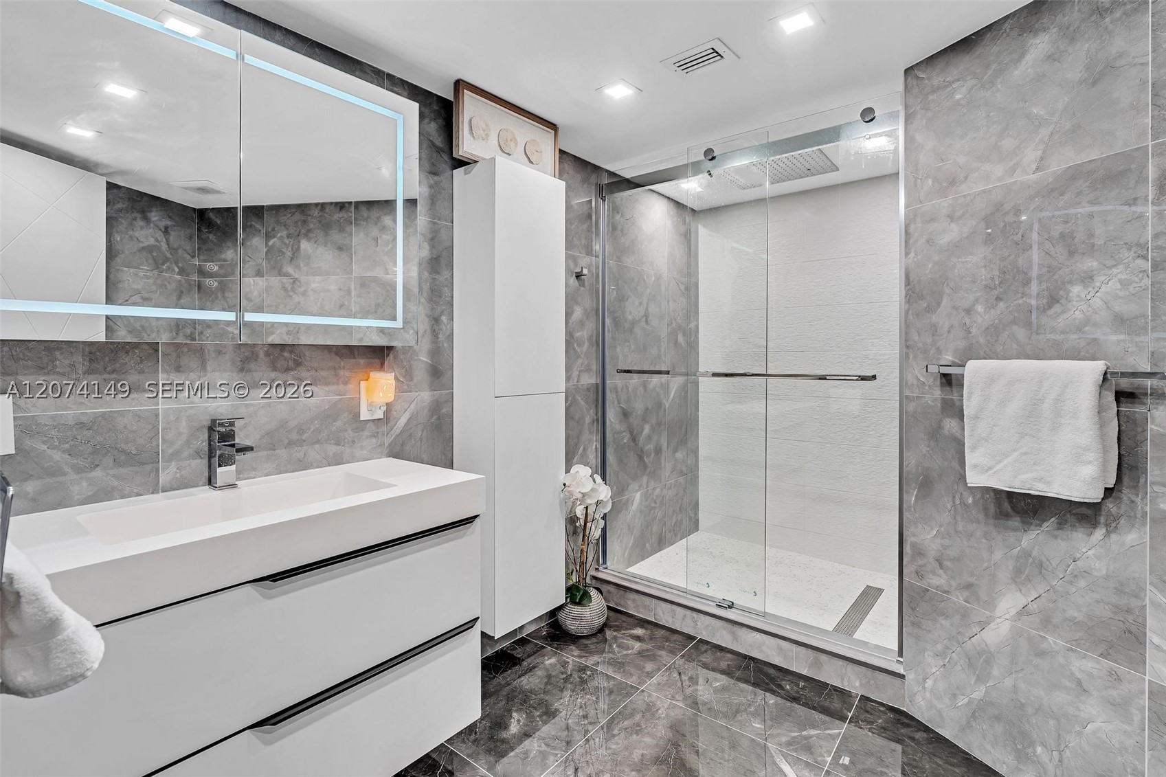 3530 Mystic Pointe Dr #411 Aventura, FL 33180