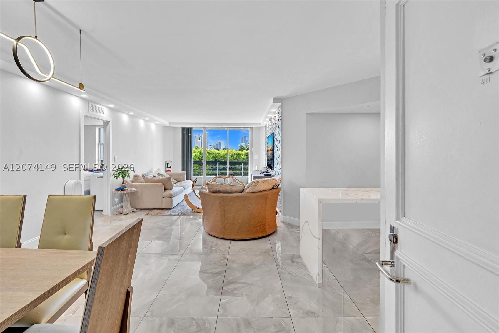 3530 Mystic Pointe Dr #411 Aventura, FL 33180