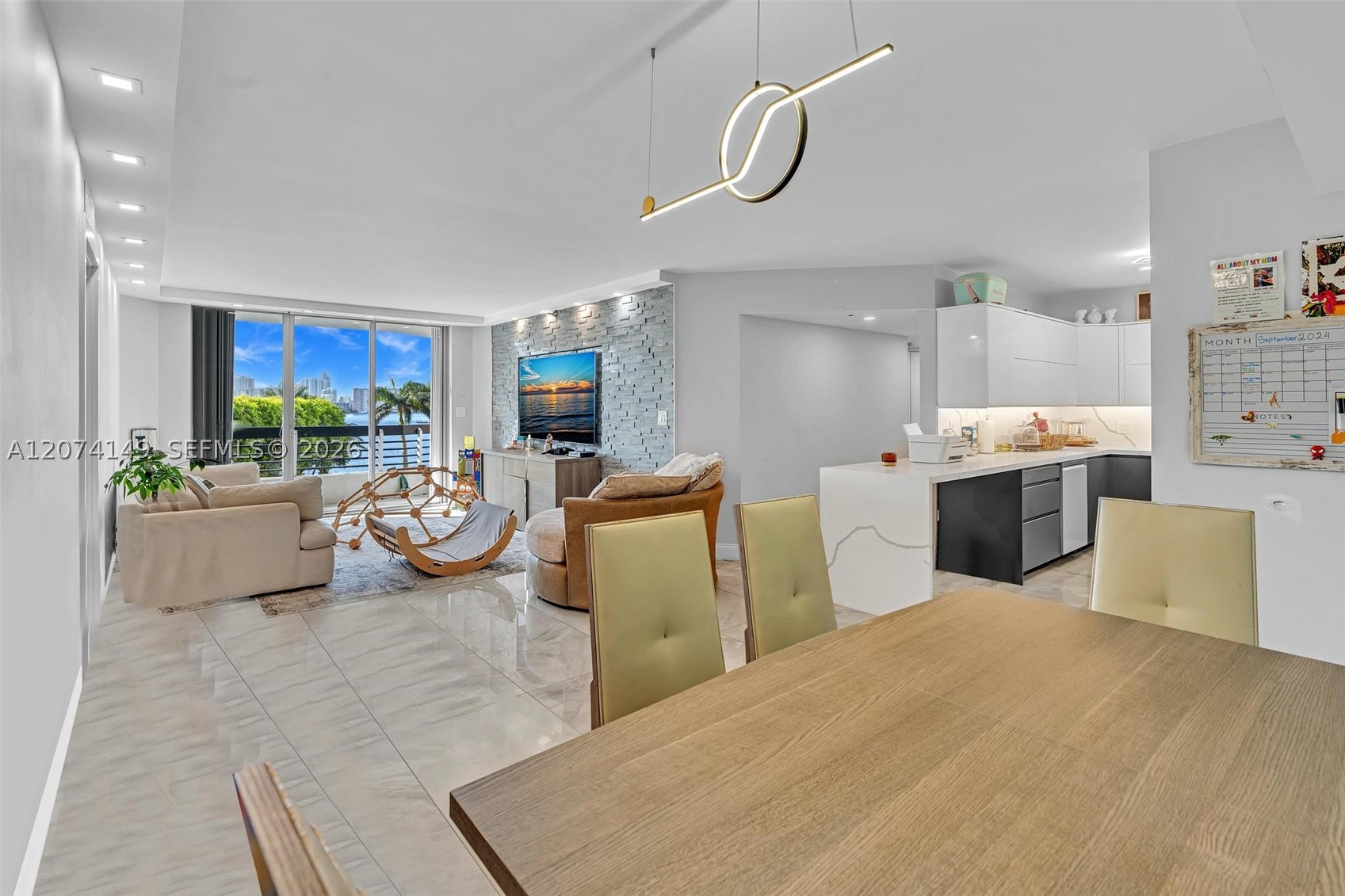 3530 Mystic Pointe Dr #411 Aventura, FL 33180