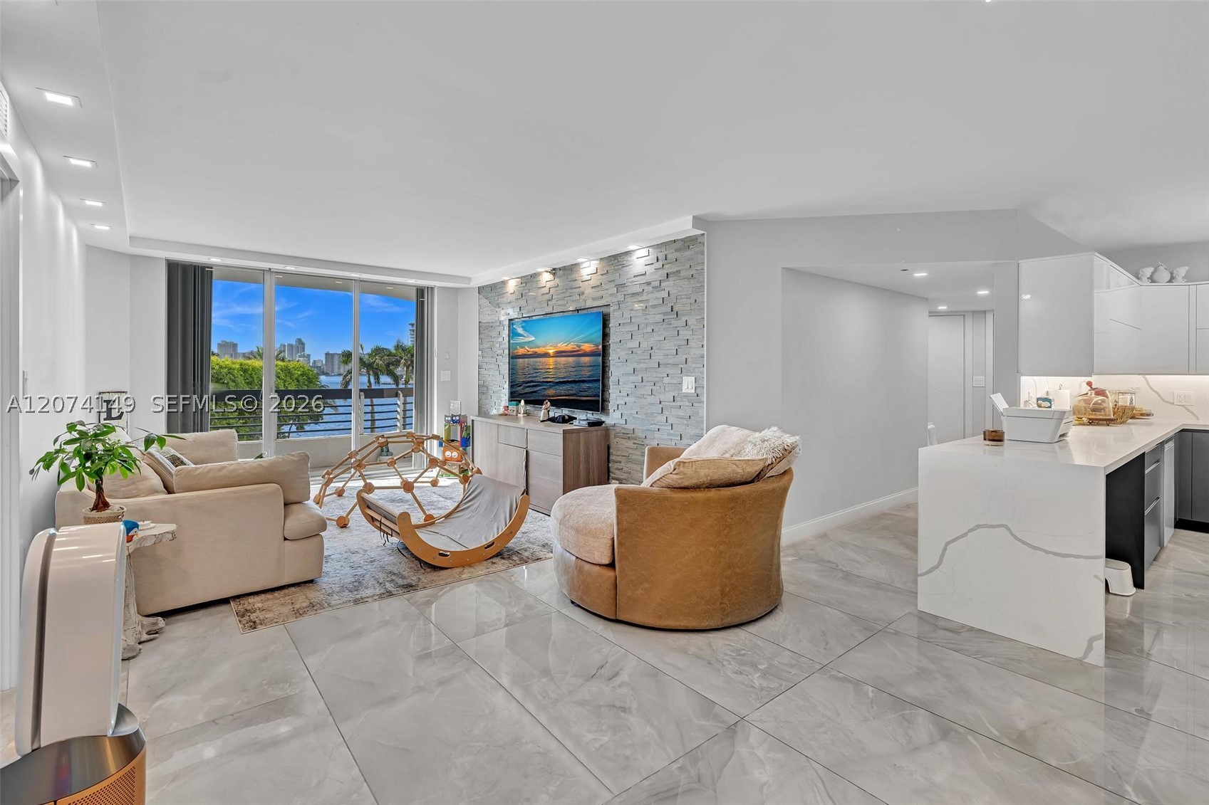 3530 Mystic Pointe Dr #411 Aventura, FL 33180