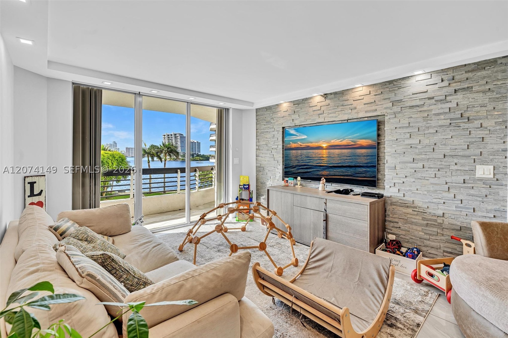 3530 Mystic Pointe Dr #411 Aventura, FL 33180