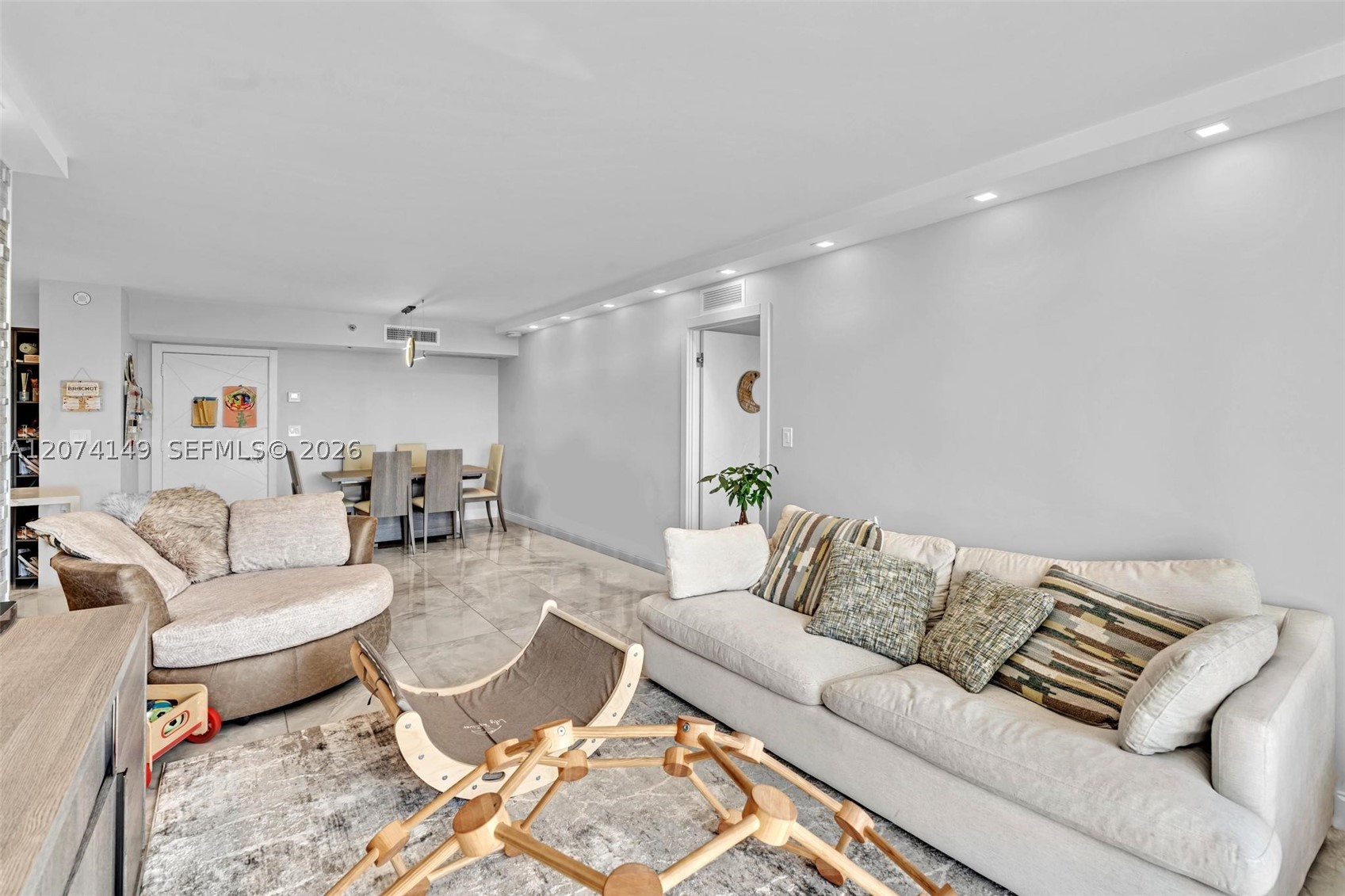 3530 Mystic Pointe Dr #411 Aventura, FL 33180