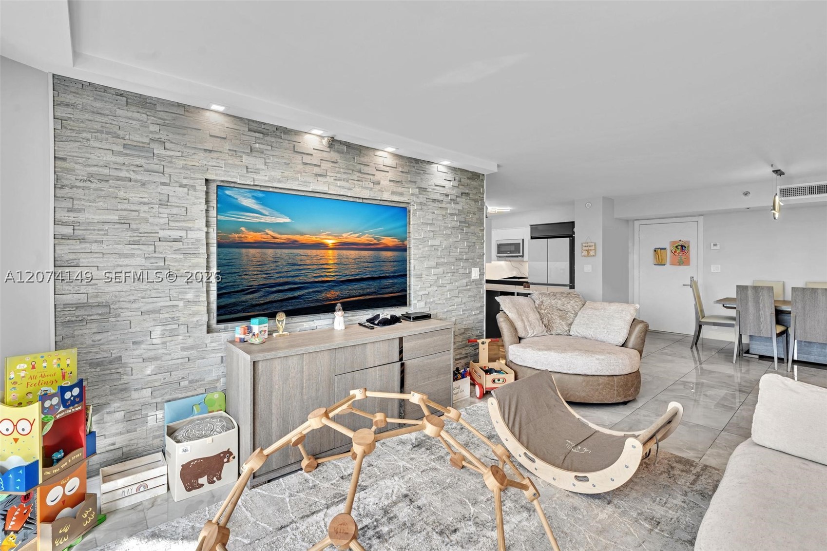 3530 Mystic Pointe Dr #411 Aventura, FL 33180
