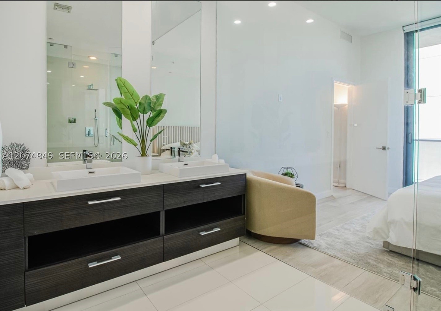 55 SW 9th St #4409 Miami, FL 33130