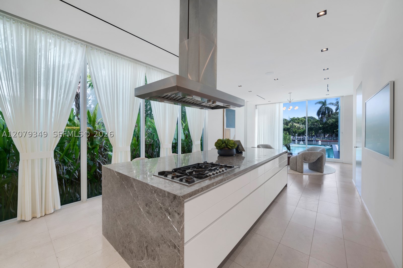 1031 W 48th St #6 Miami Beach, FL 33140