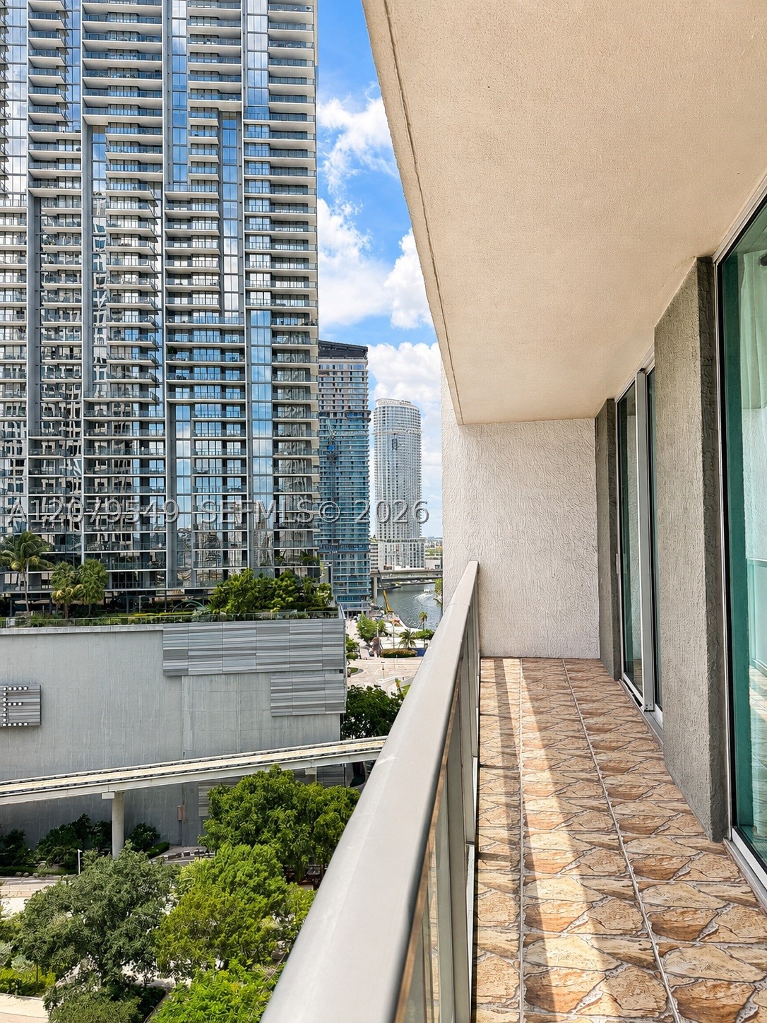 image 500 Brickell West16