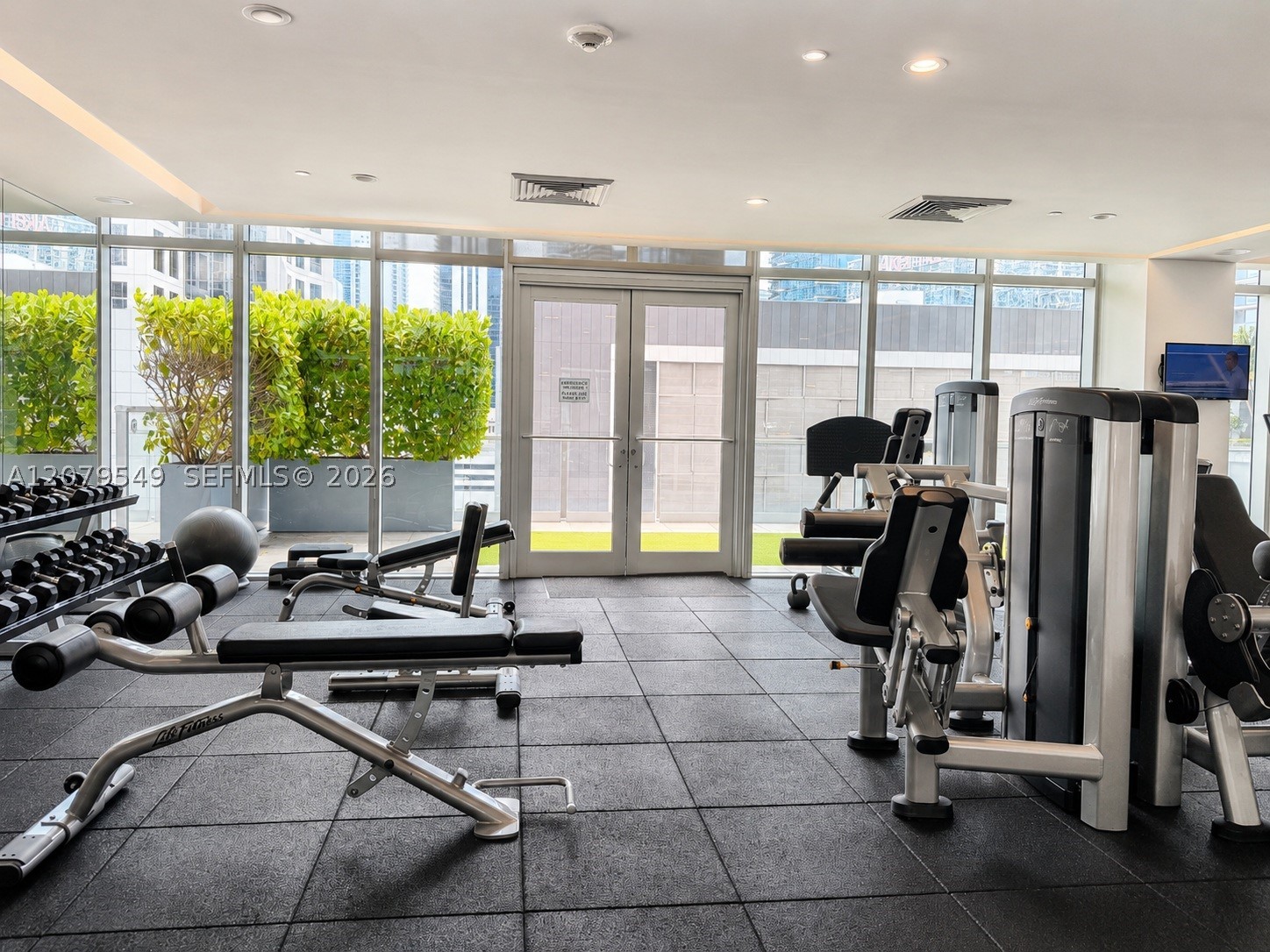 image 500 Brickell West24