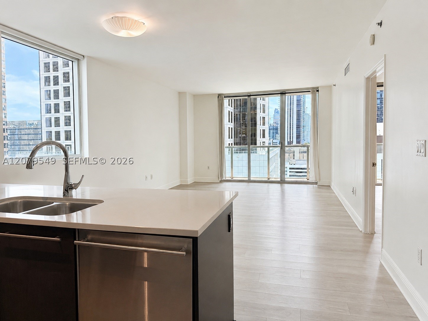 image 500 Brickell West4