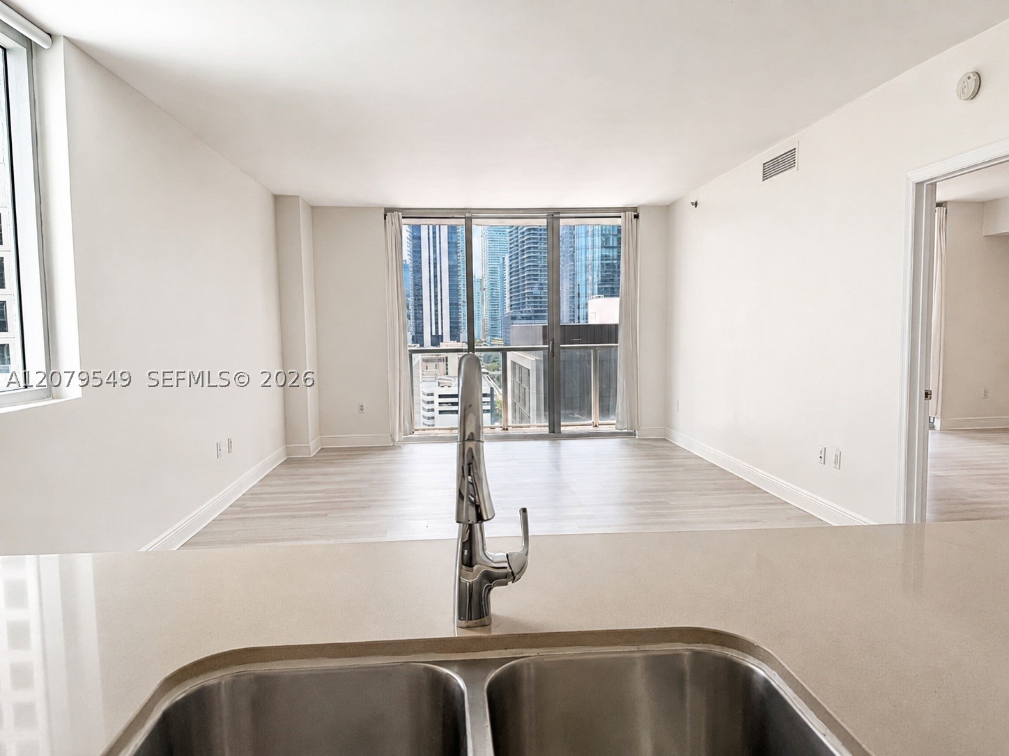 image 500 Brickell West5