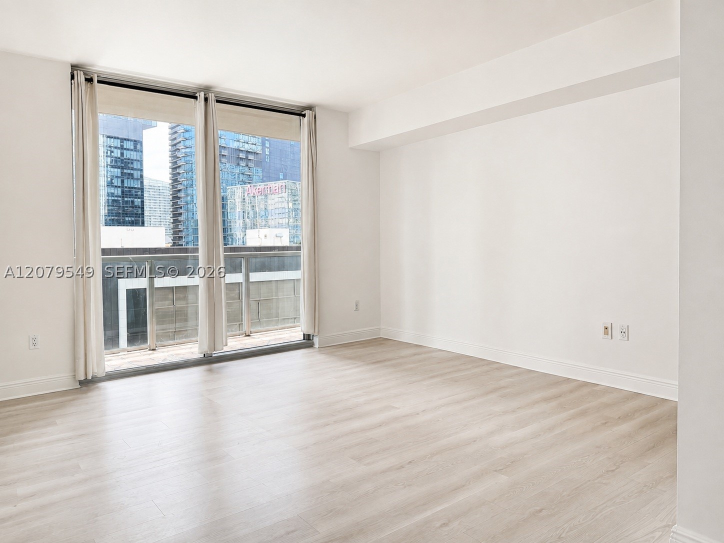 image 500 Brickell West6