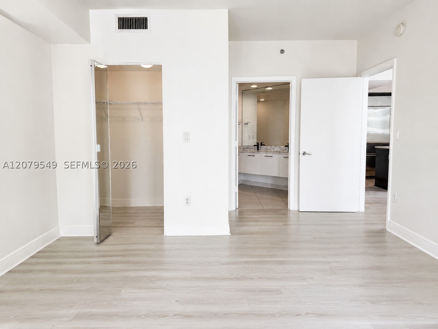 image 500 Brickell West7