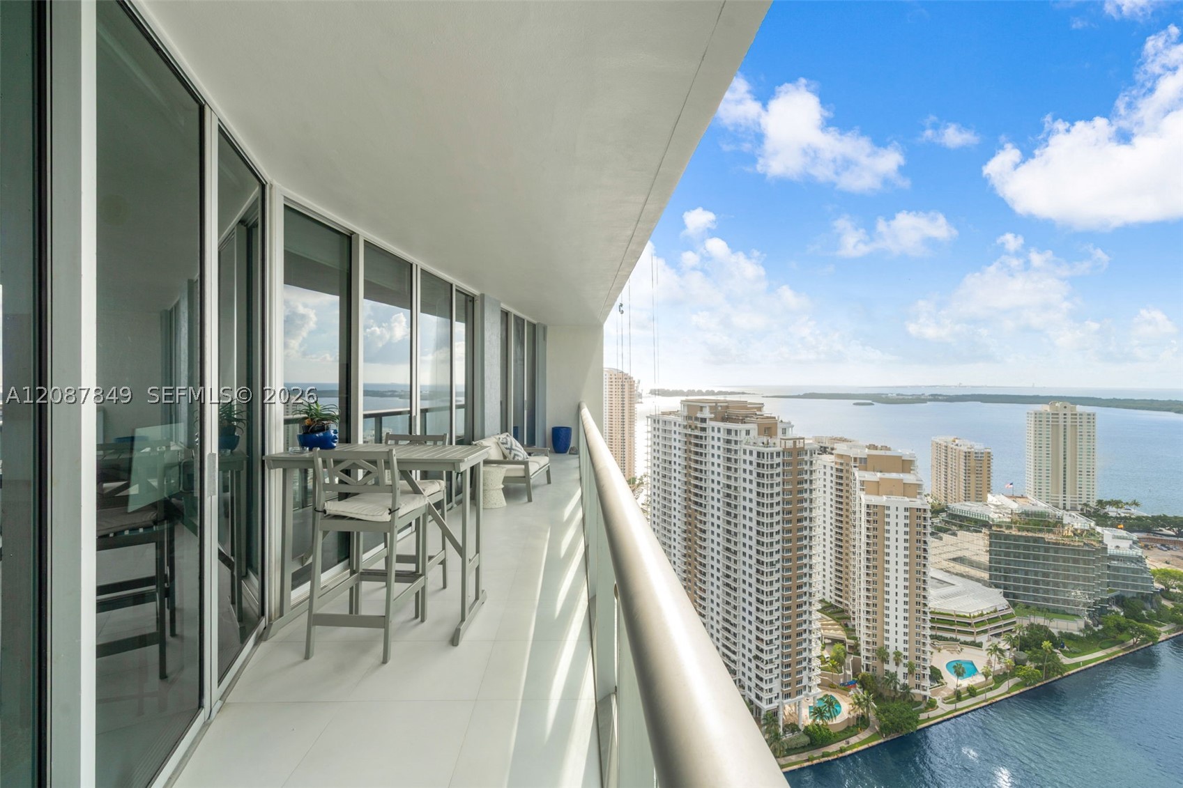 image Icon Brickell I26