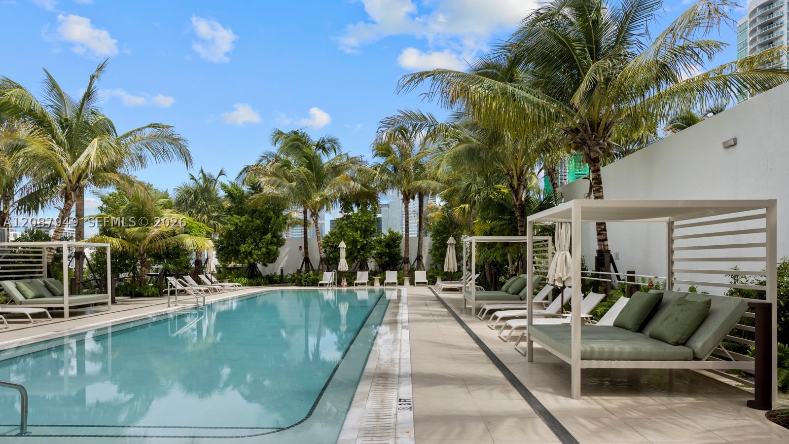 2200 Brickell Ave #319