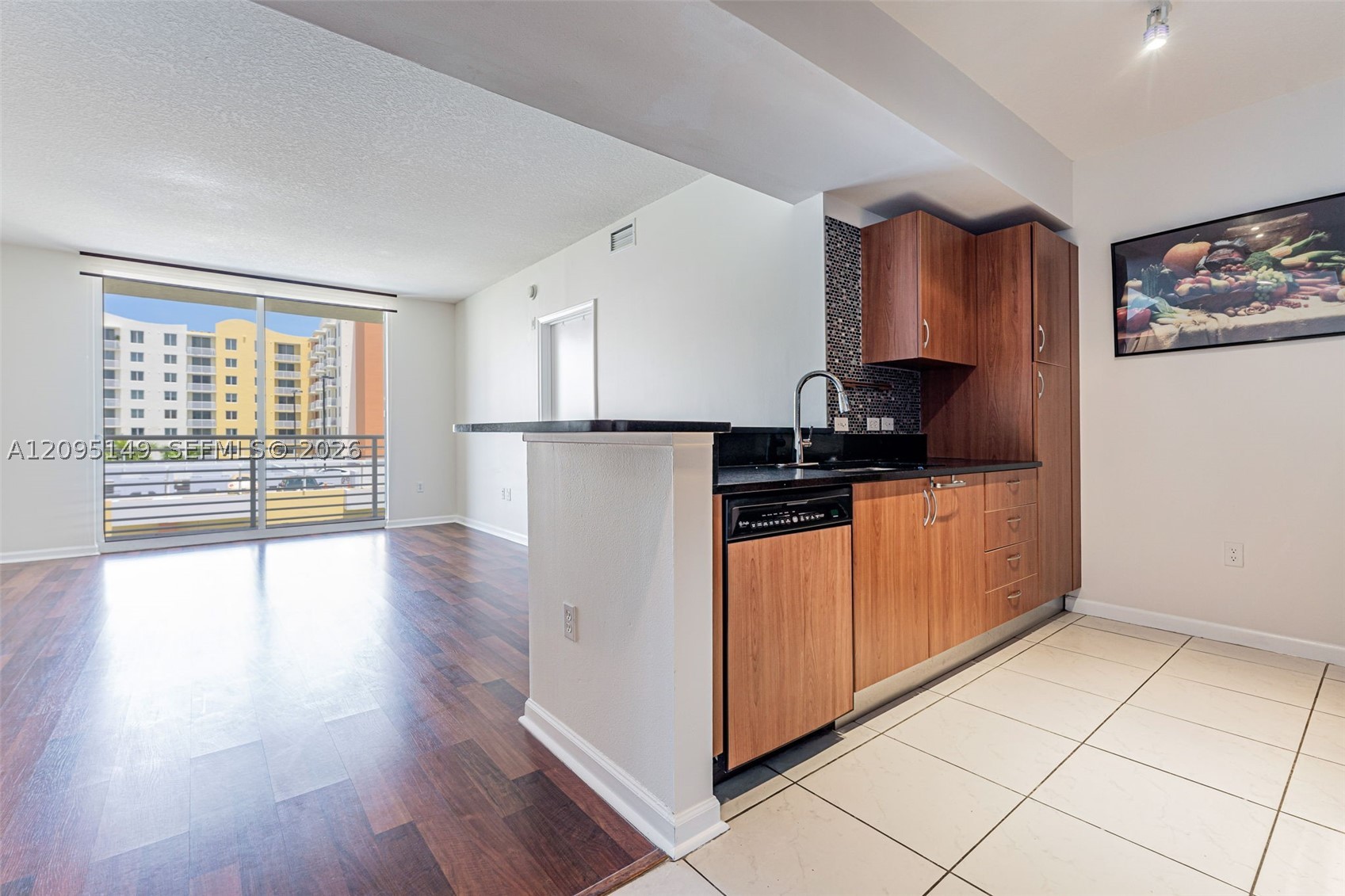 image The Venture at Aventura0