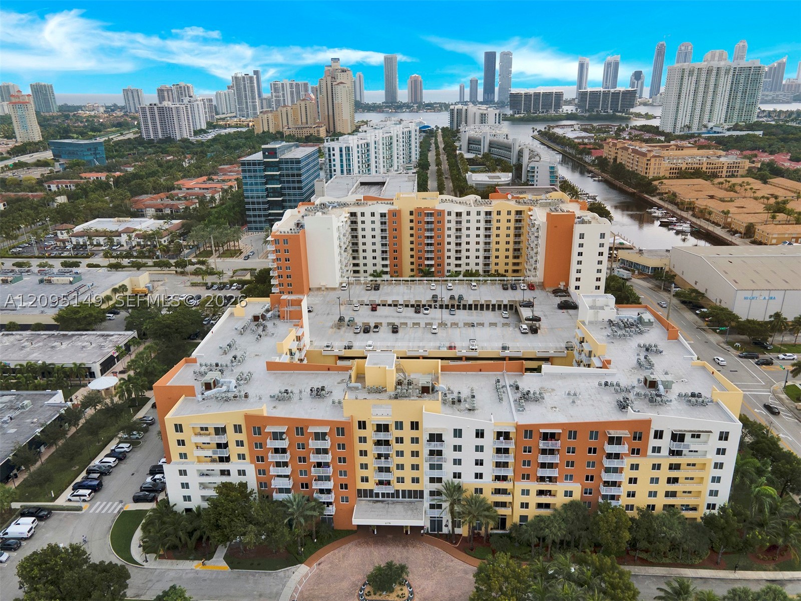 image The Venture at Aventura1