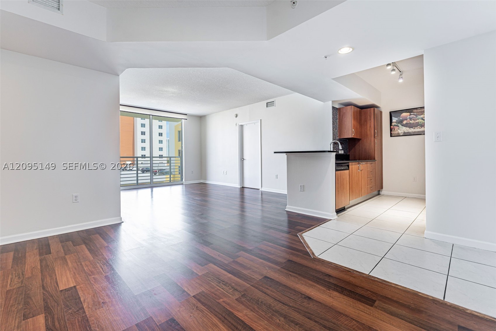 image The Venture at Aventura2