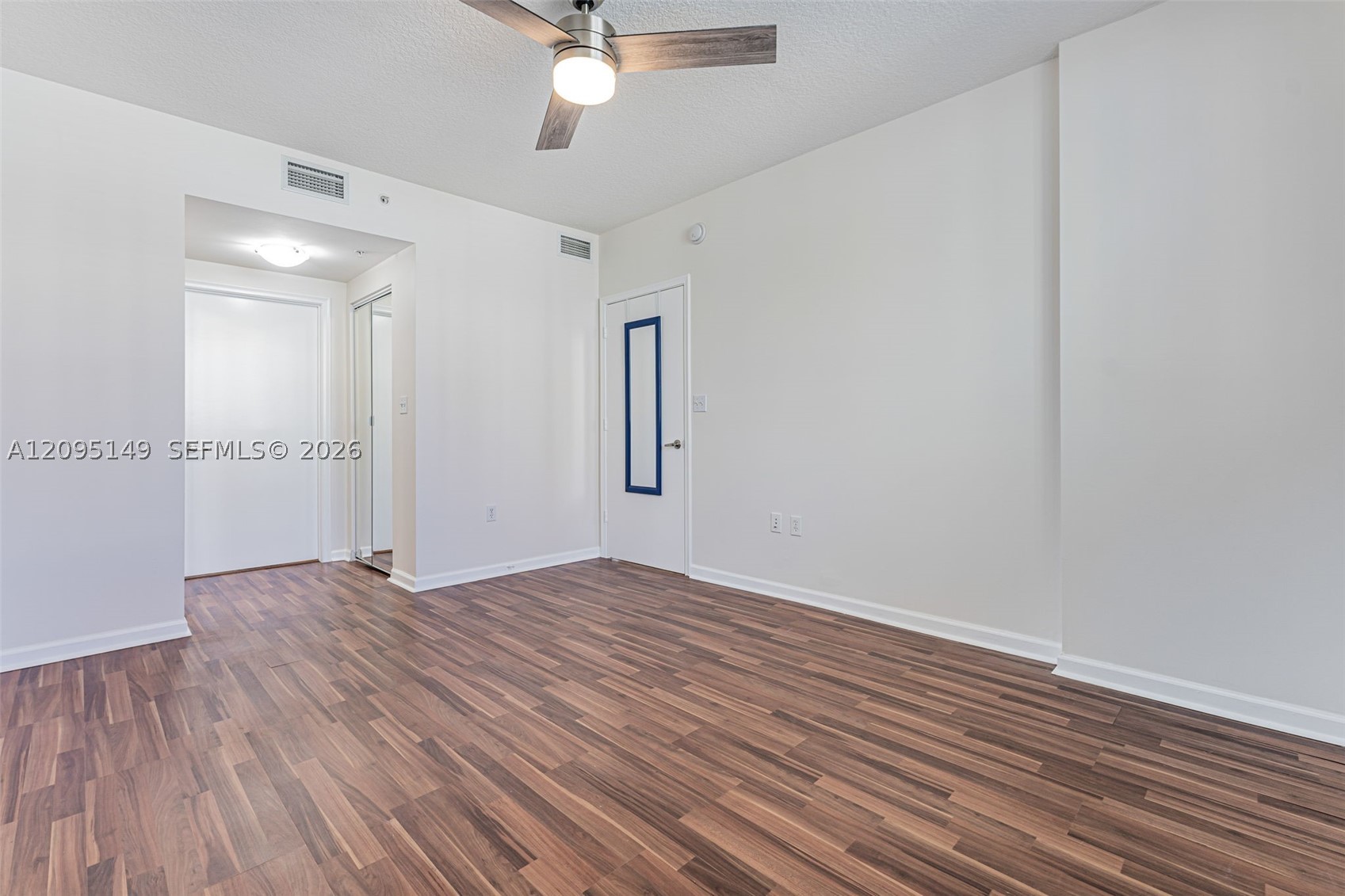 image The Venture at Aventura31