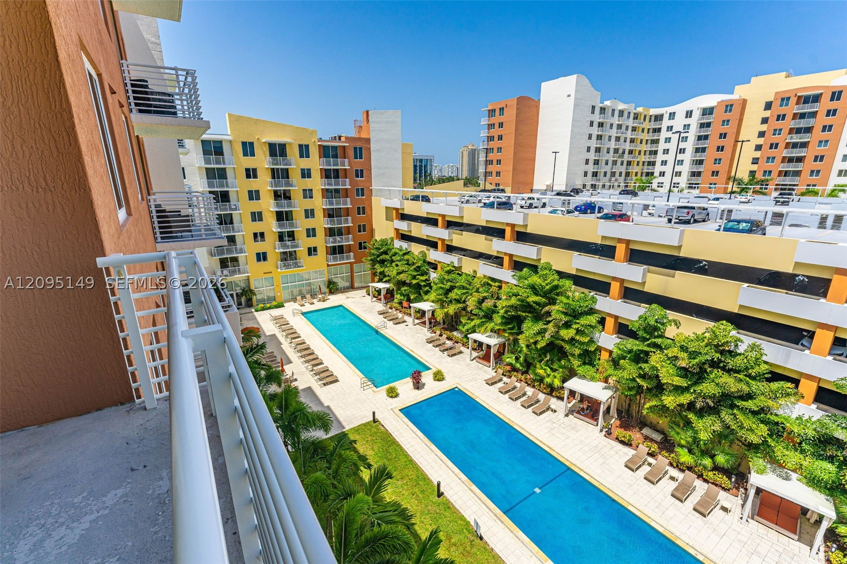 image The Venture at Aventura34