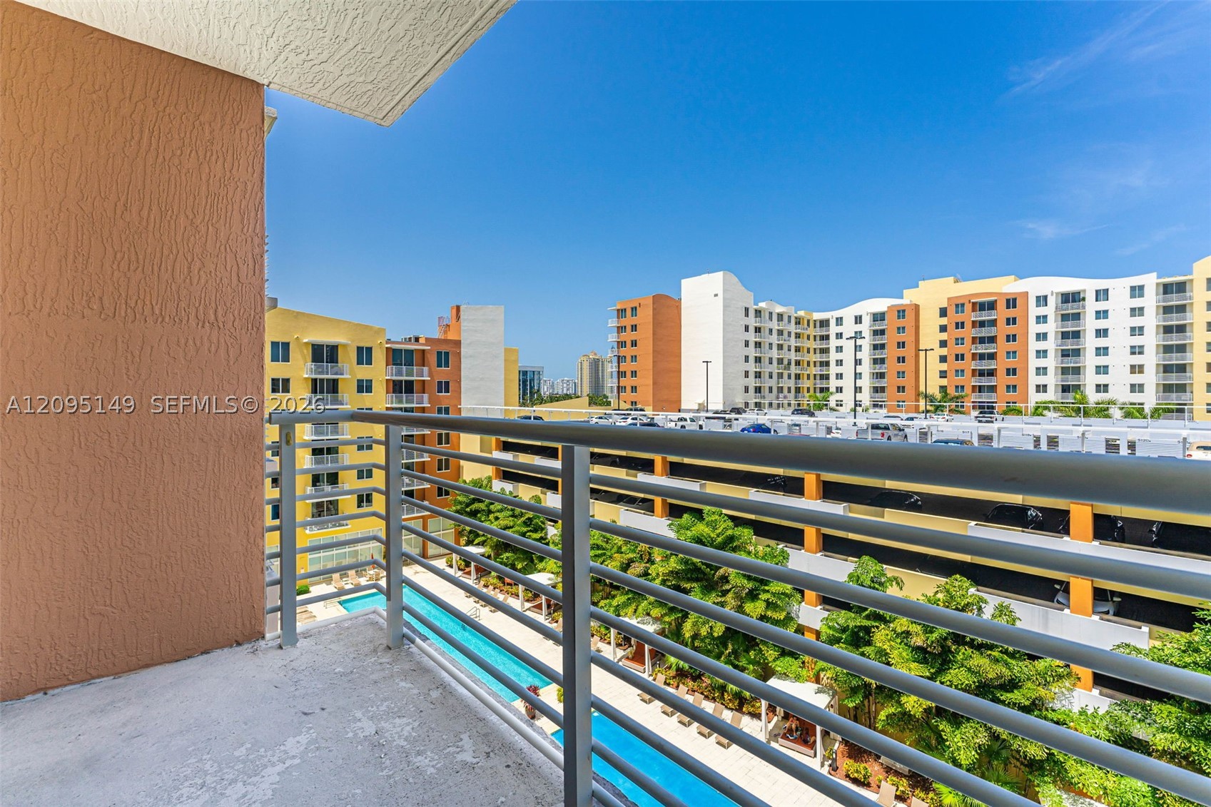 image The Venture at Aventura35