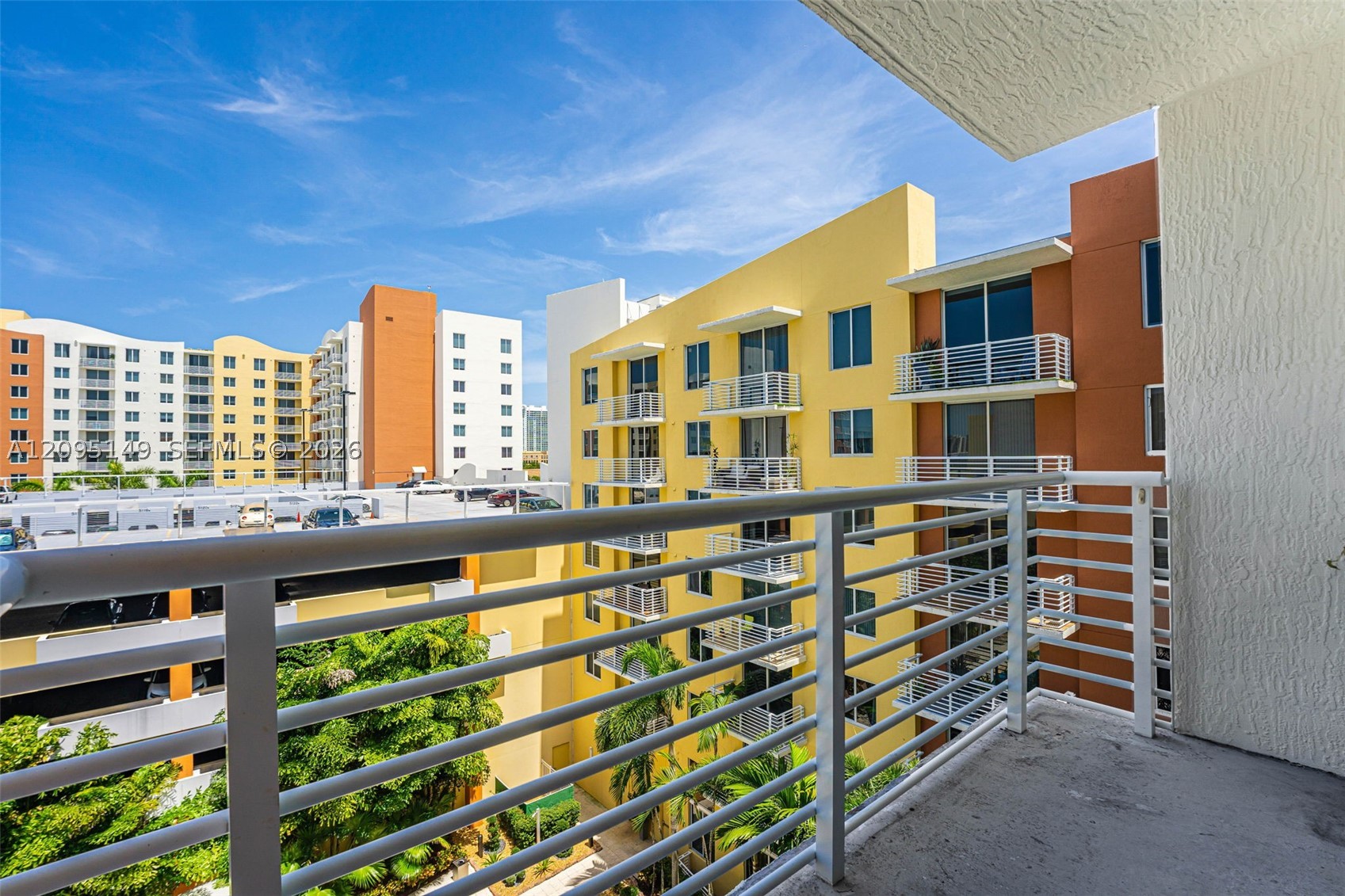 image The Venture at Aventura36