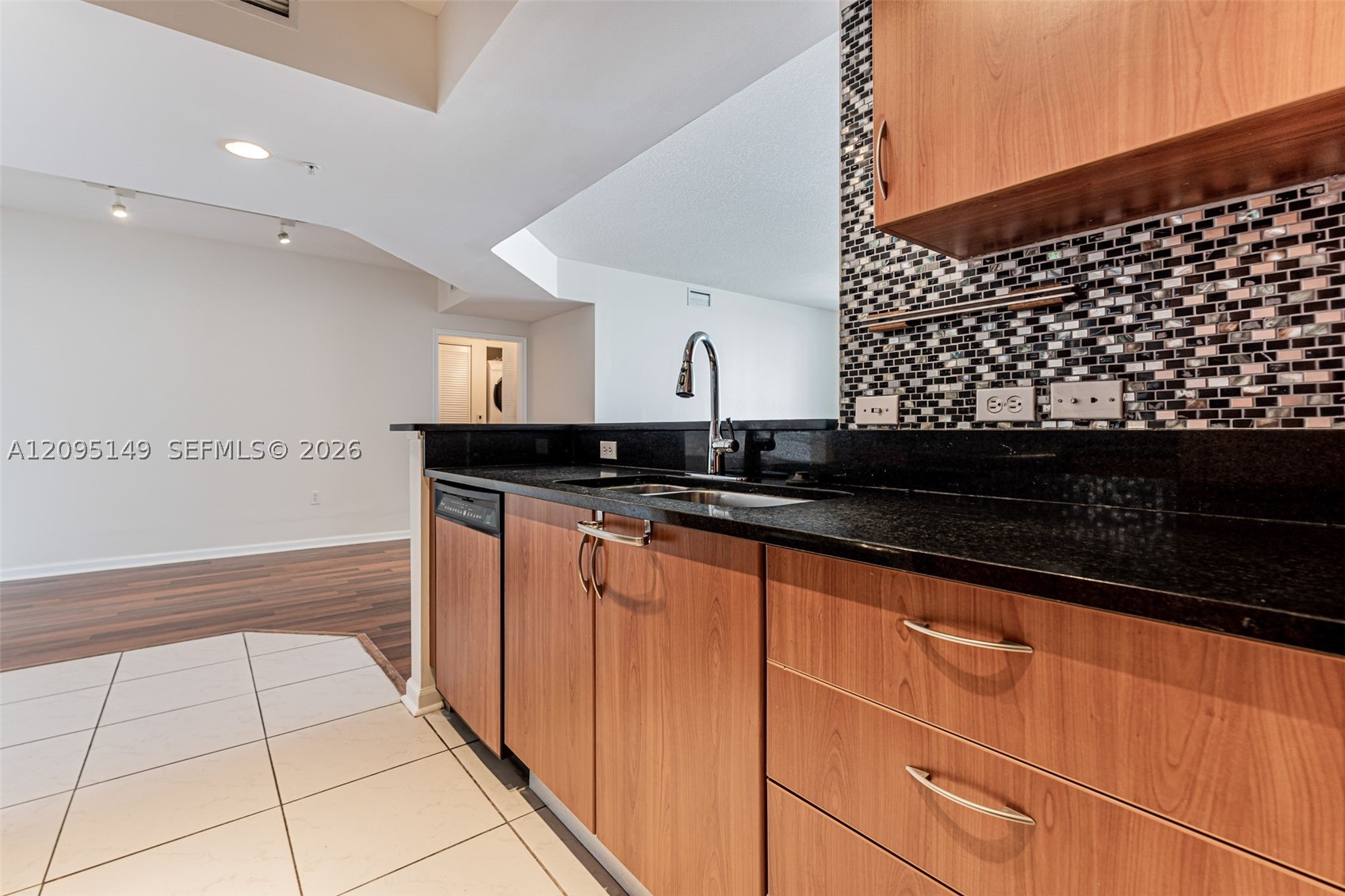 image The Venture at Aventura3