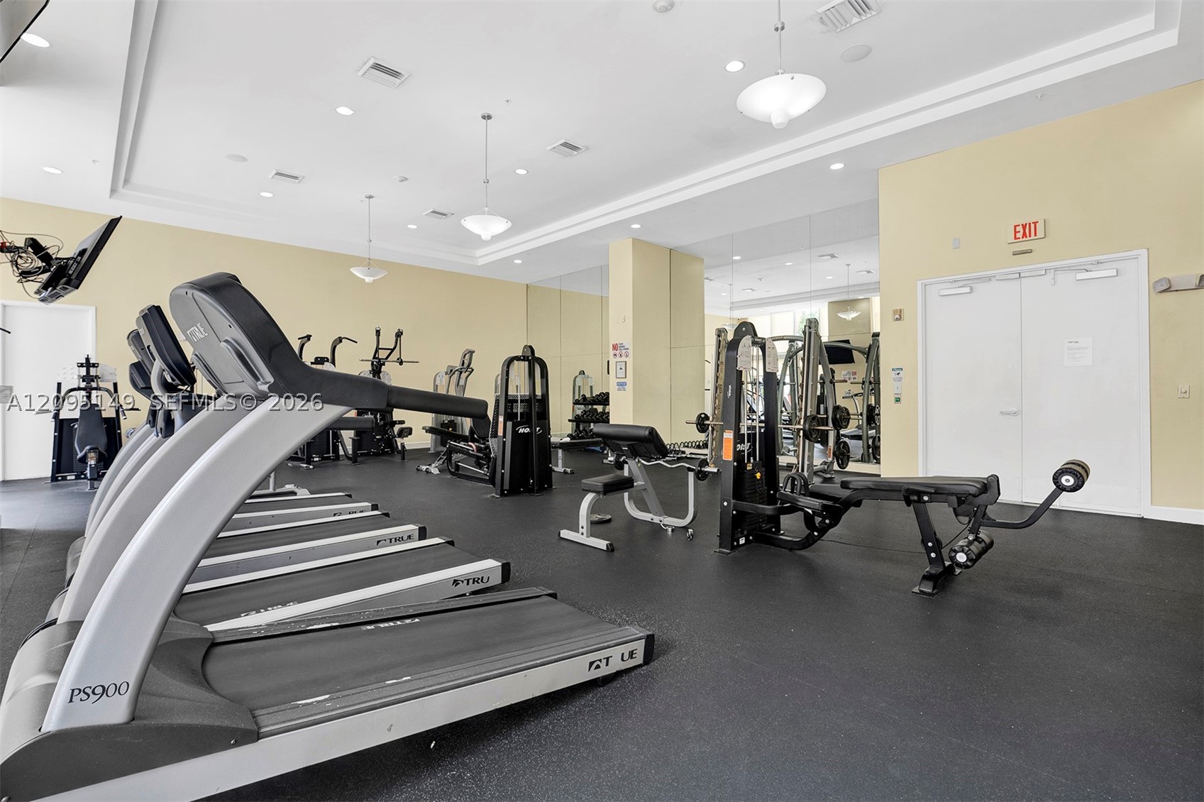 image The Venture at Aventura40