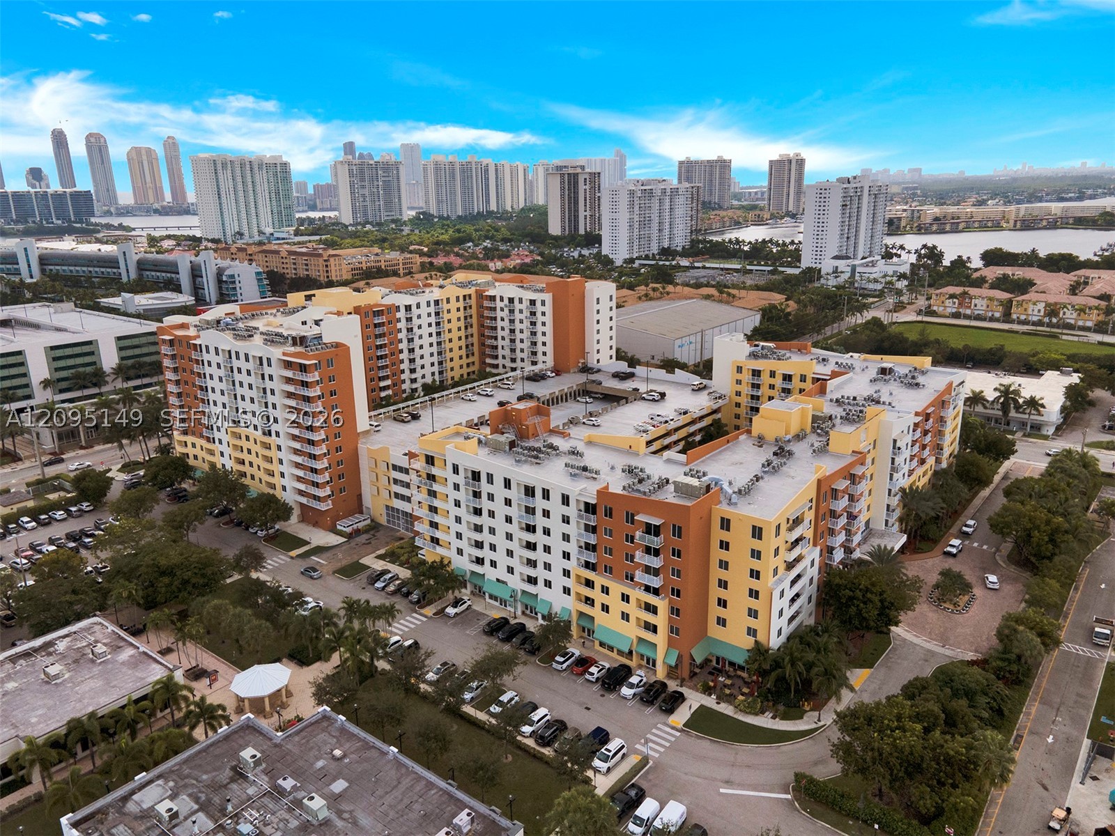 image The Venture at Aventura48
