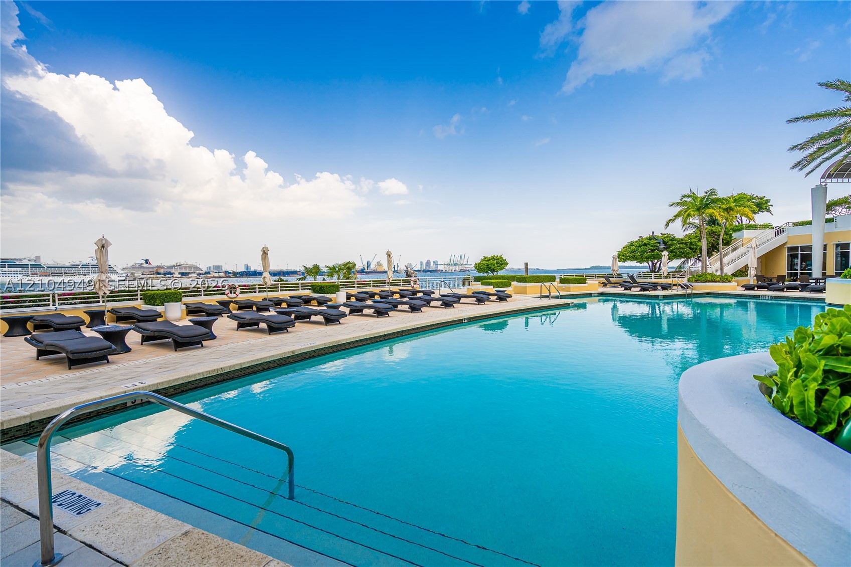 808 Brickell Key Dr #1006 Miami, FL 33131
