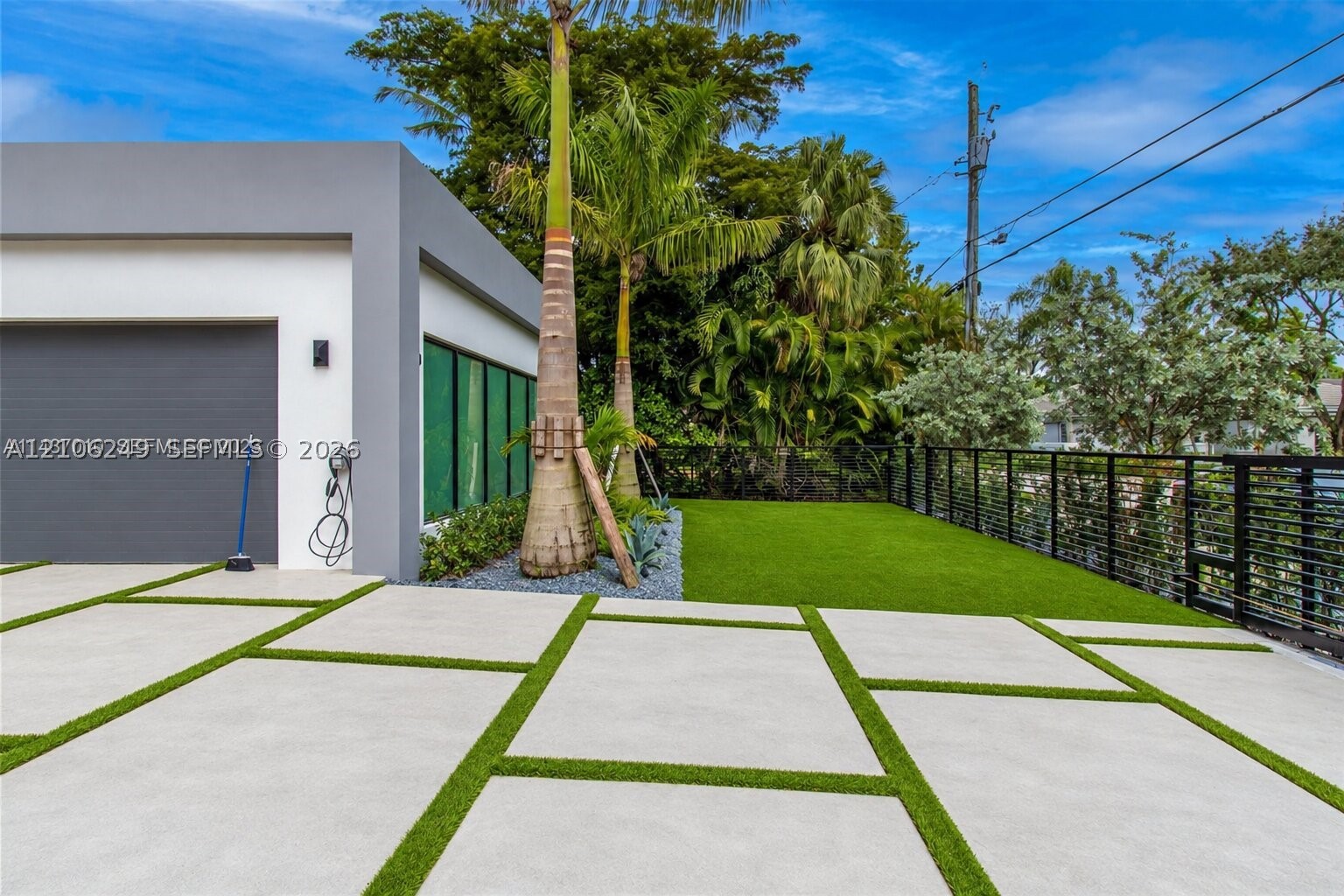 7630 SW 58th Ave South Miami, FL 33143