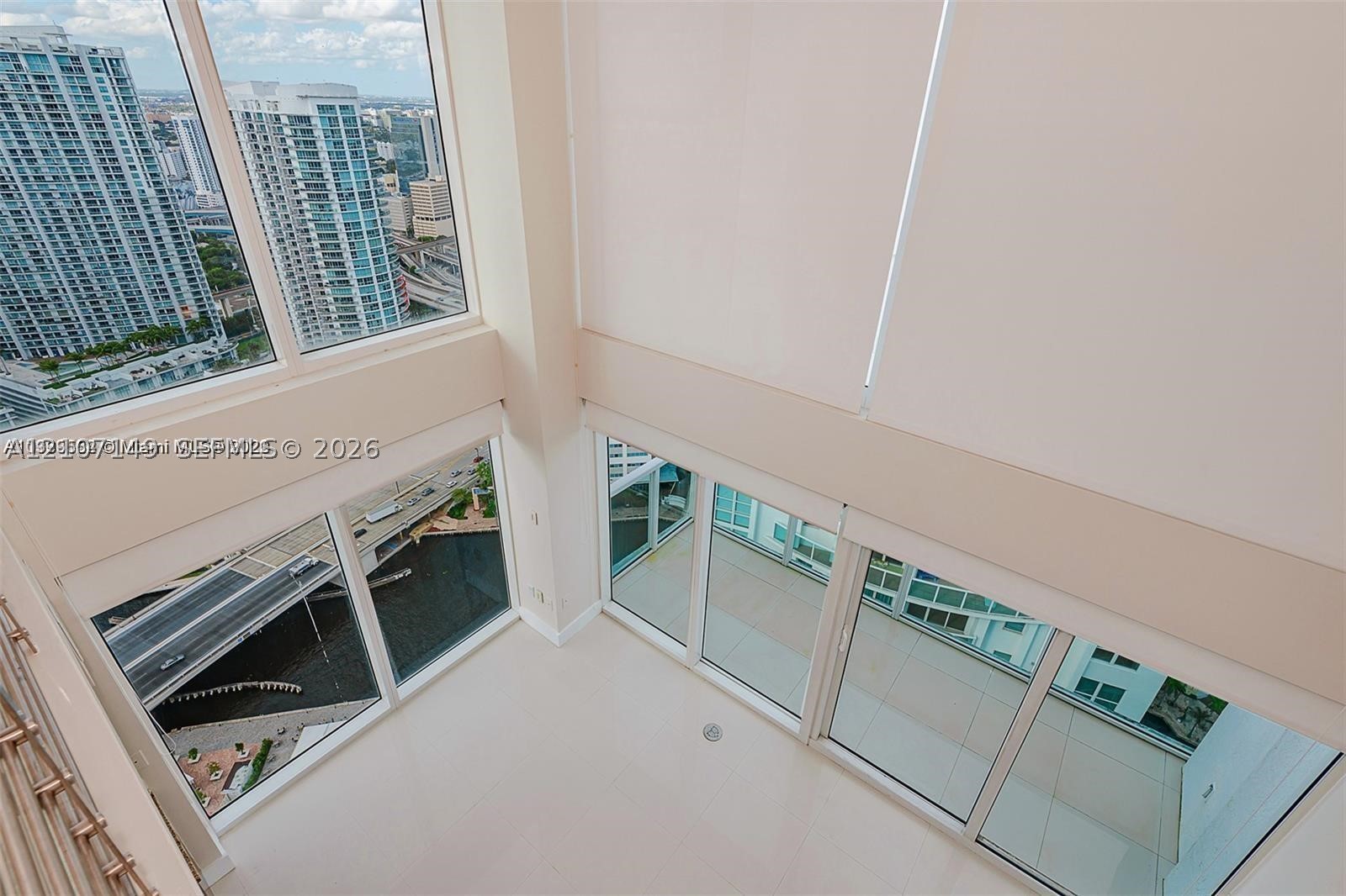 image Brickell on the River South17