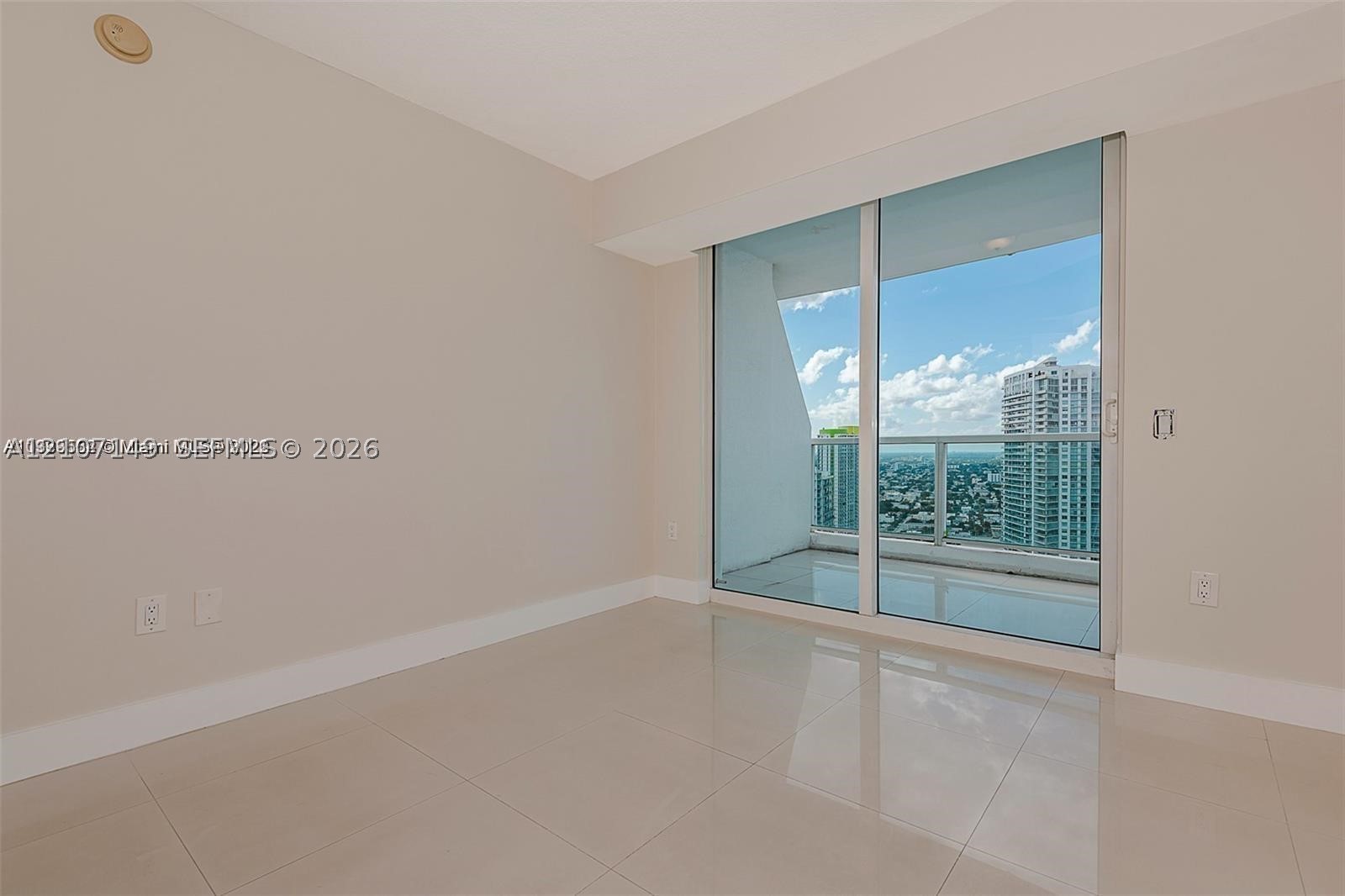 image Brickell on the River South19